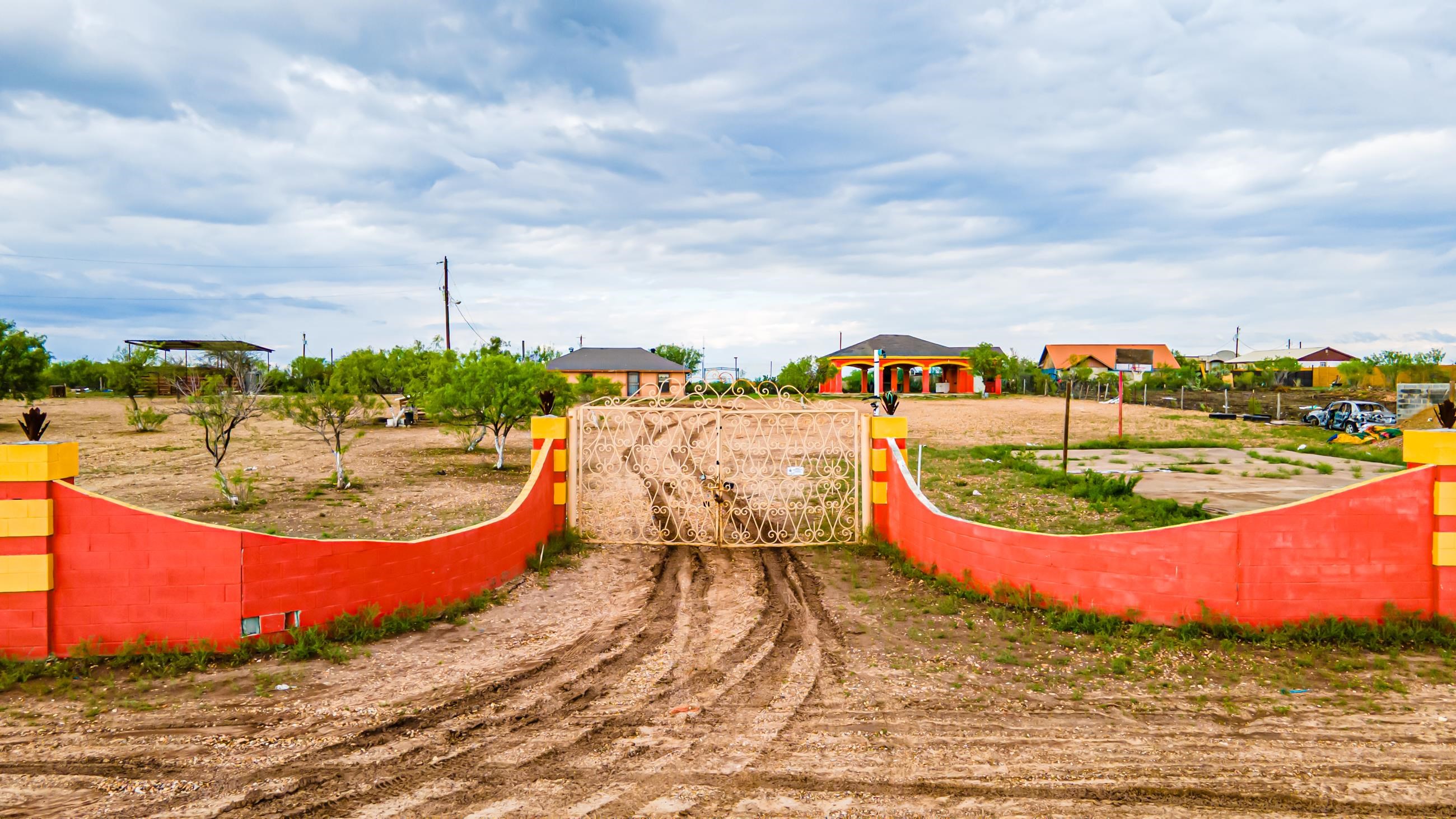 Photo 1 of 37 — 141 Los Fresnos Rd., LAREDO, TX 78043