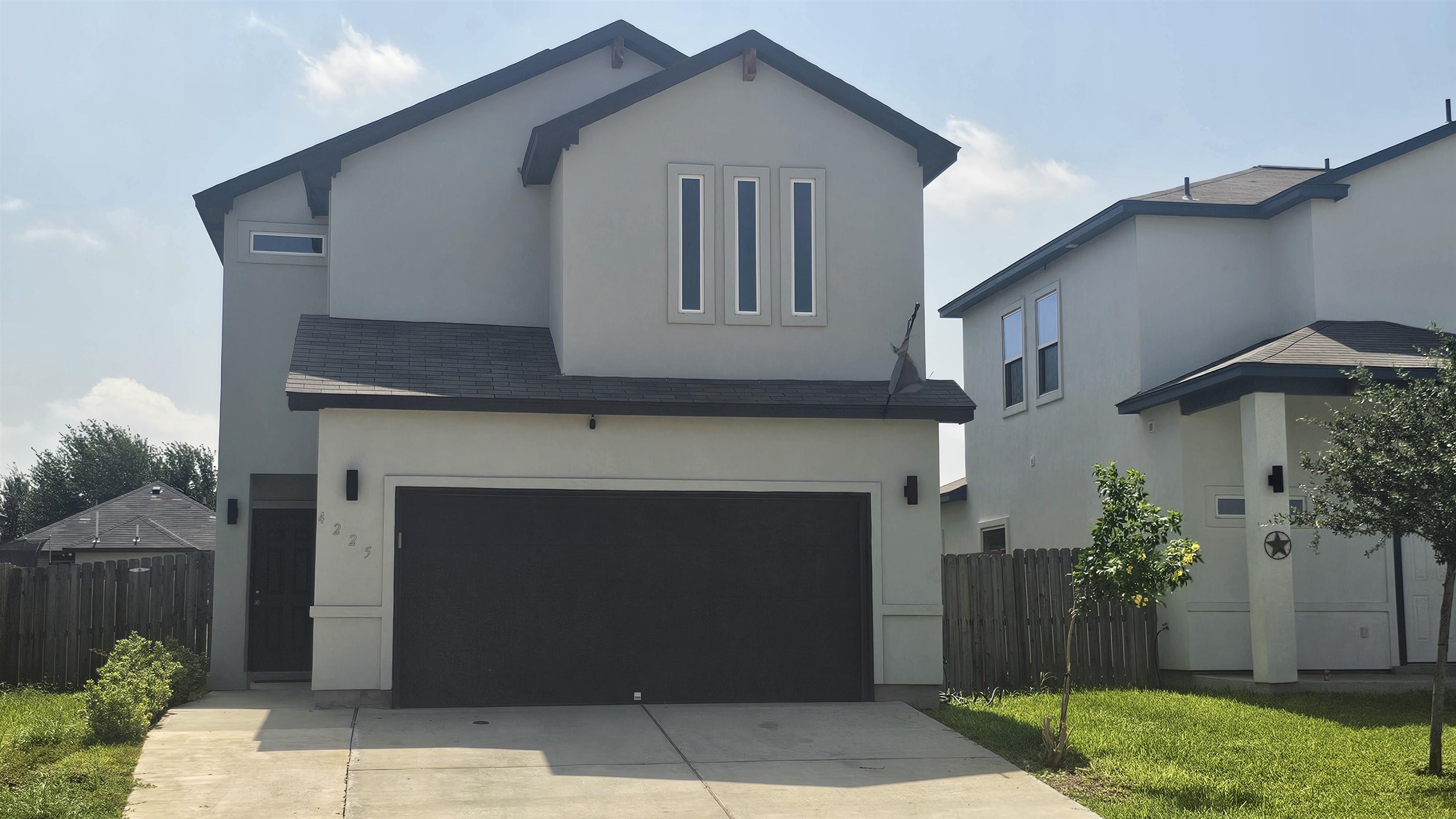 Photo 1 of 30 — 4225 Gavilan Dr., Laredo, TX 78046