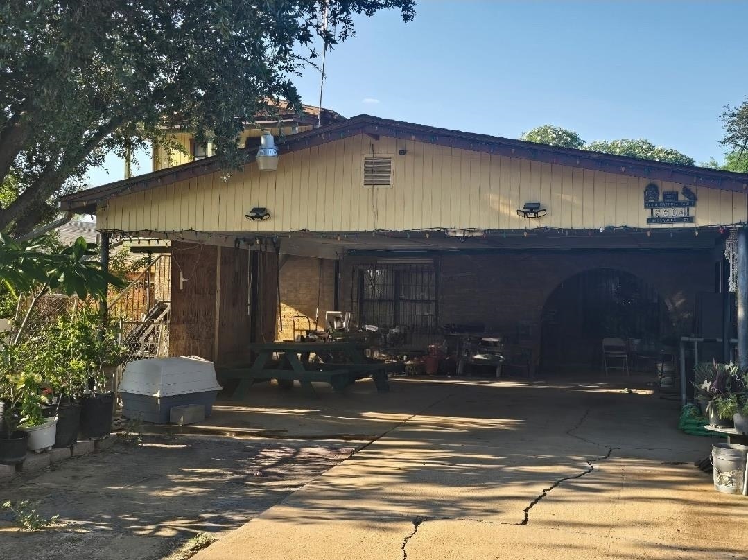 Photo 1 of 23 — 2604 Boulanger St, Laredo, TX 78046