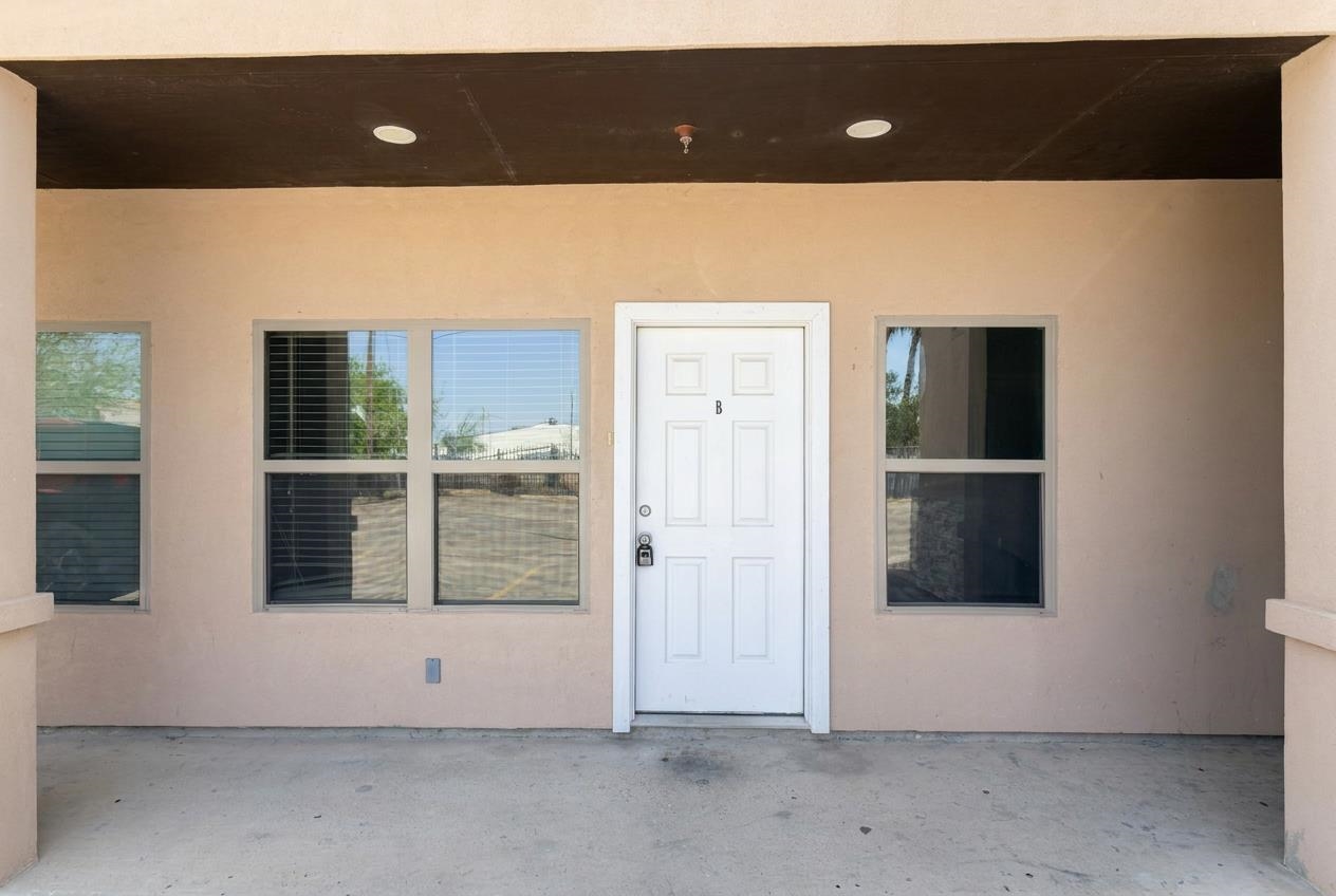 Photo 1 of 16 — 5601 Cuenca Dr B, Laredo, TX 78046