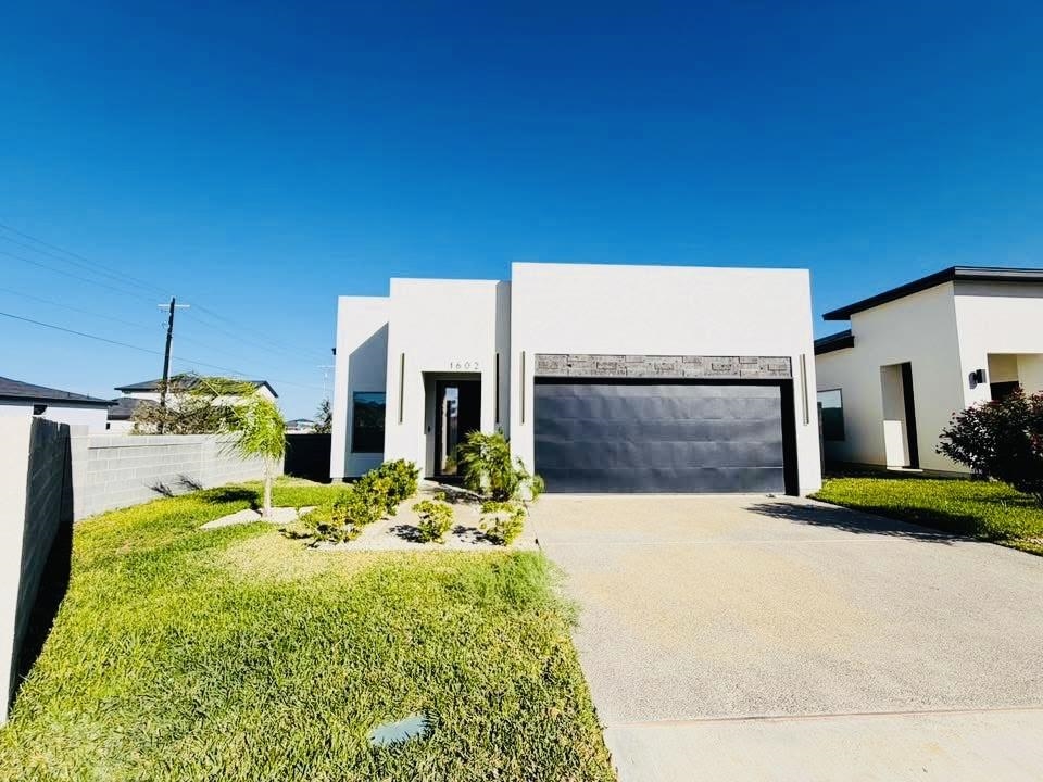 Photo 1 of 28 — 1602 Cordova Dr., LAREDO, TX 78046