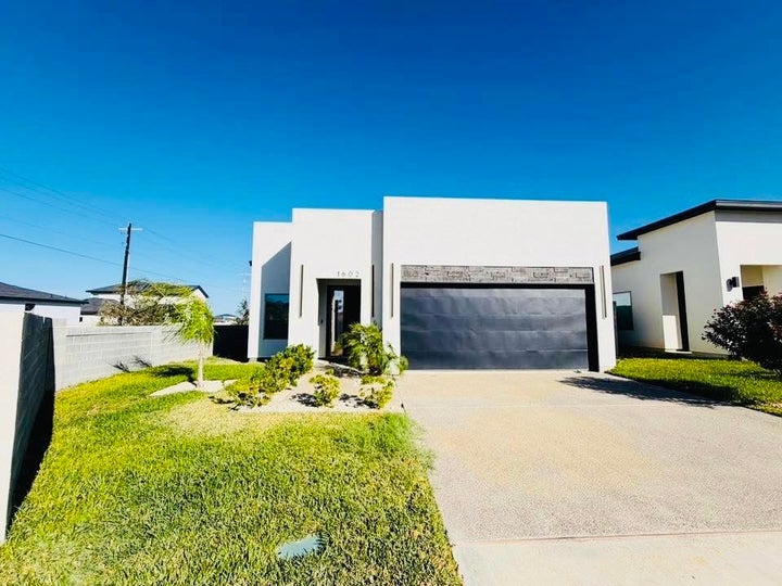 Photo 1 of 28 — 1602 Cordova Dr., LAREDO, TX 78046