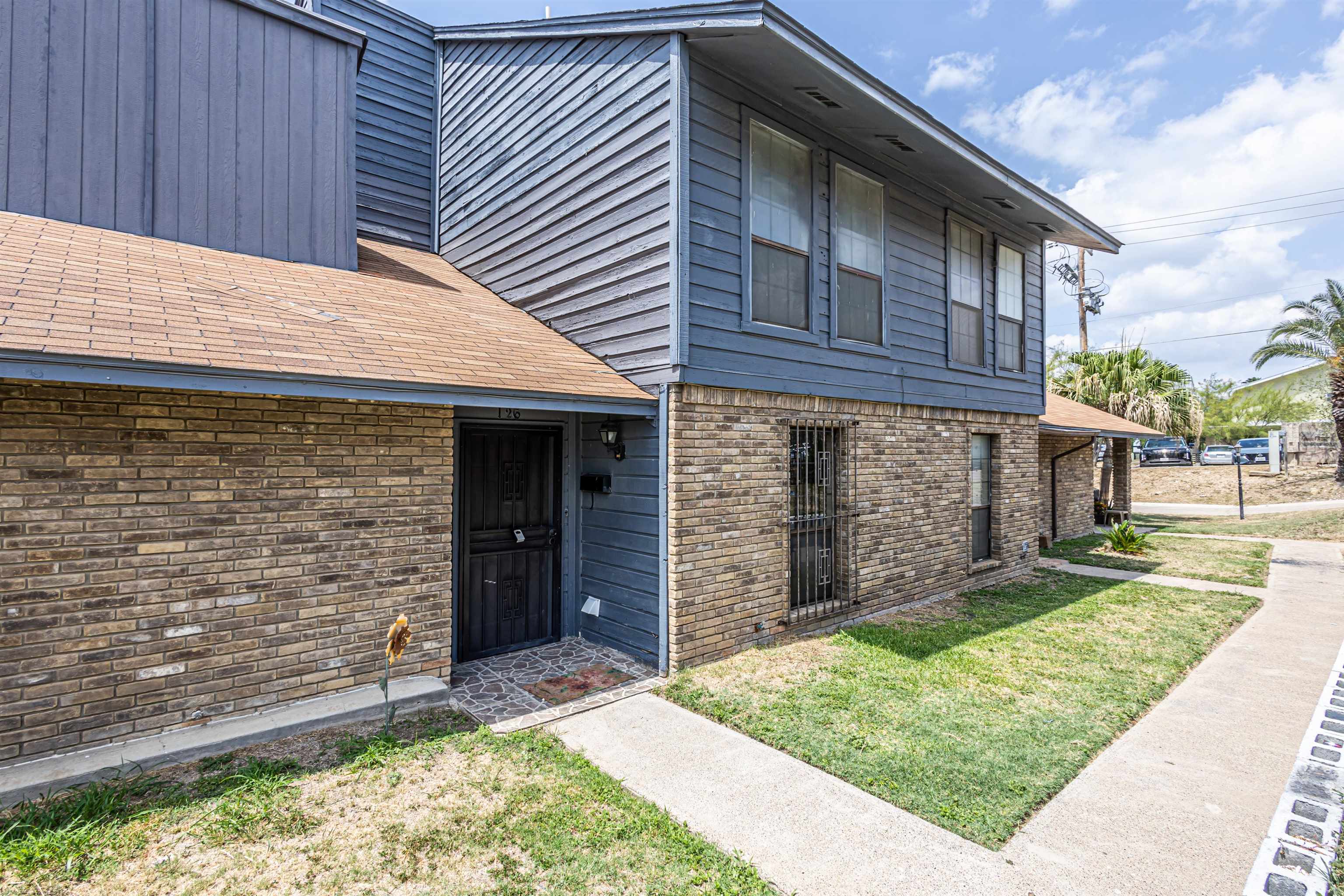 Photo 1 of 35 — 201 E Del Mar Blvd 126, Laredo, TX 78041