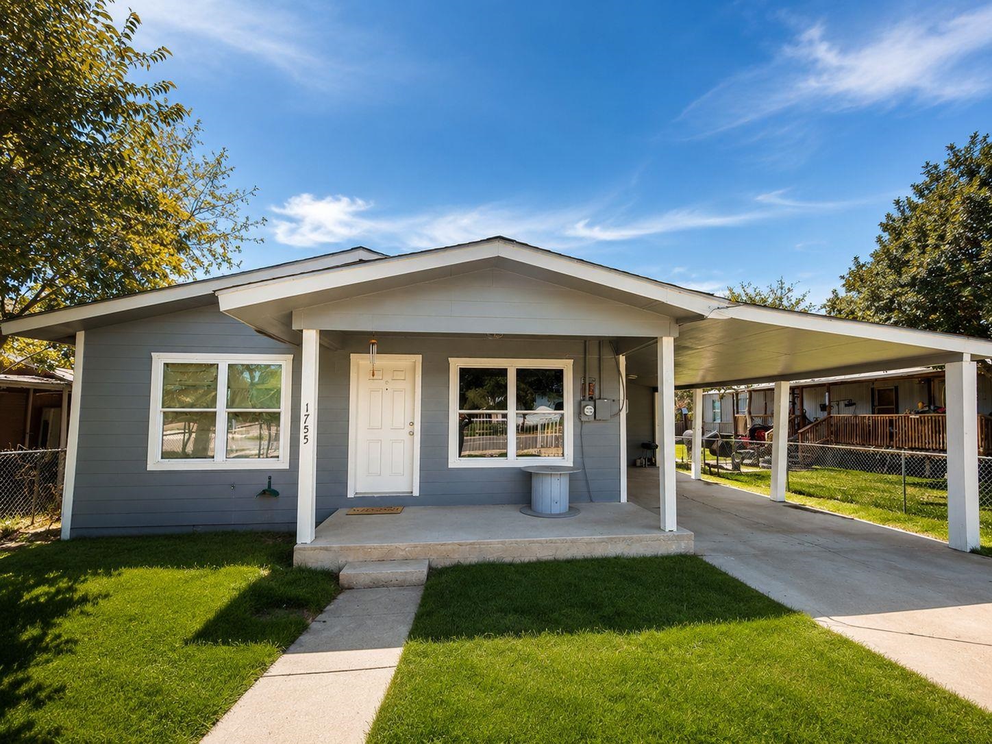 Photo 1 of 24 — 1755 N 7th St, Crystal City, TX 78839
