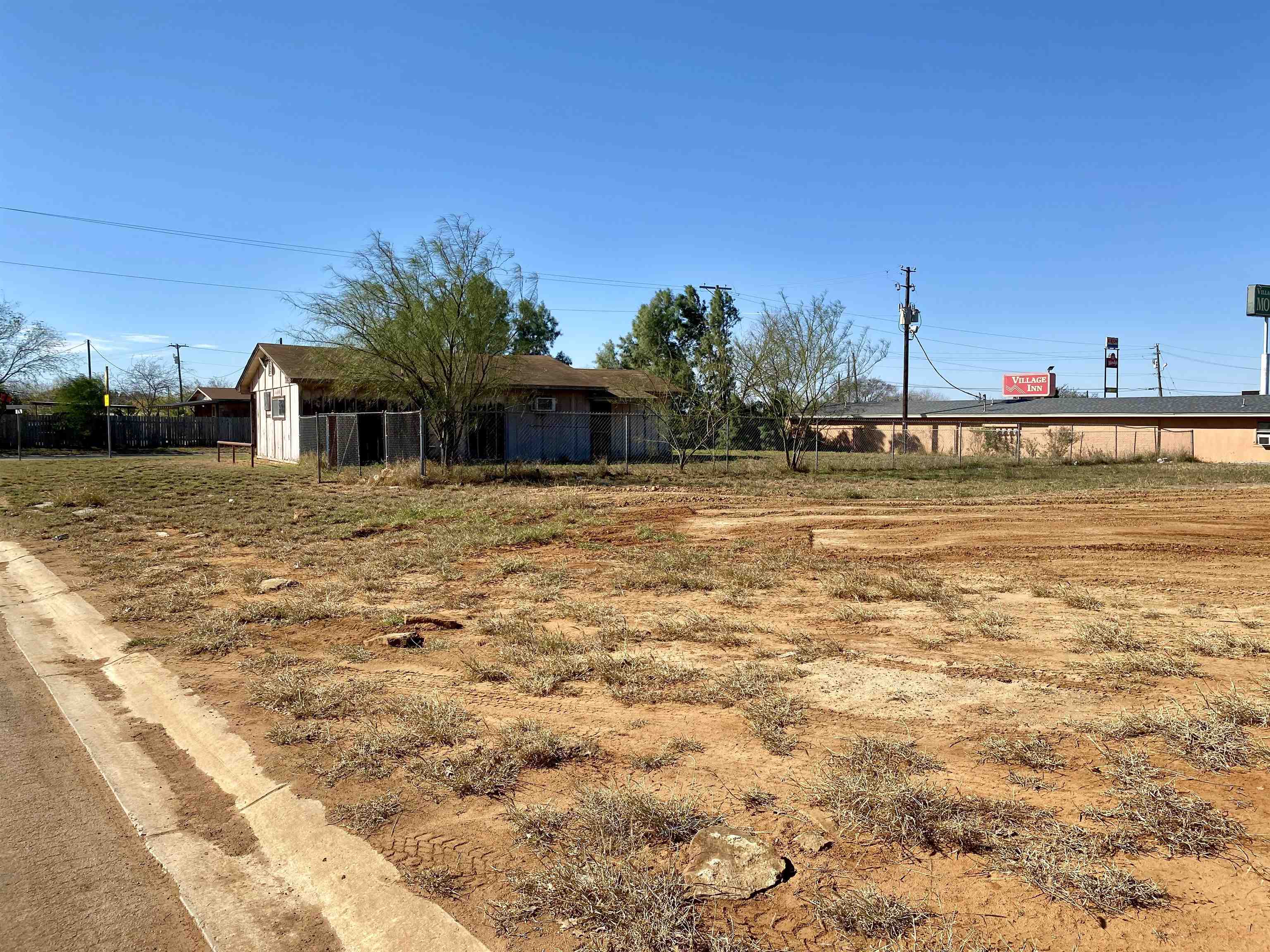 Photo 1 of 8 — 1106 E FM 468, Cotulla, TX 78014