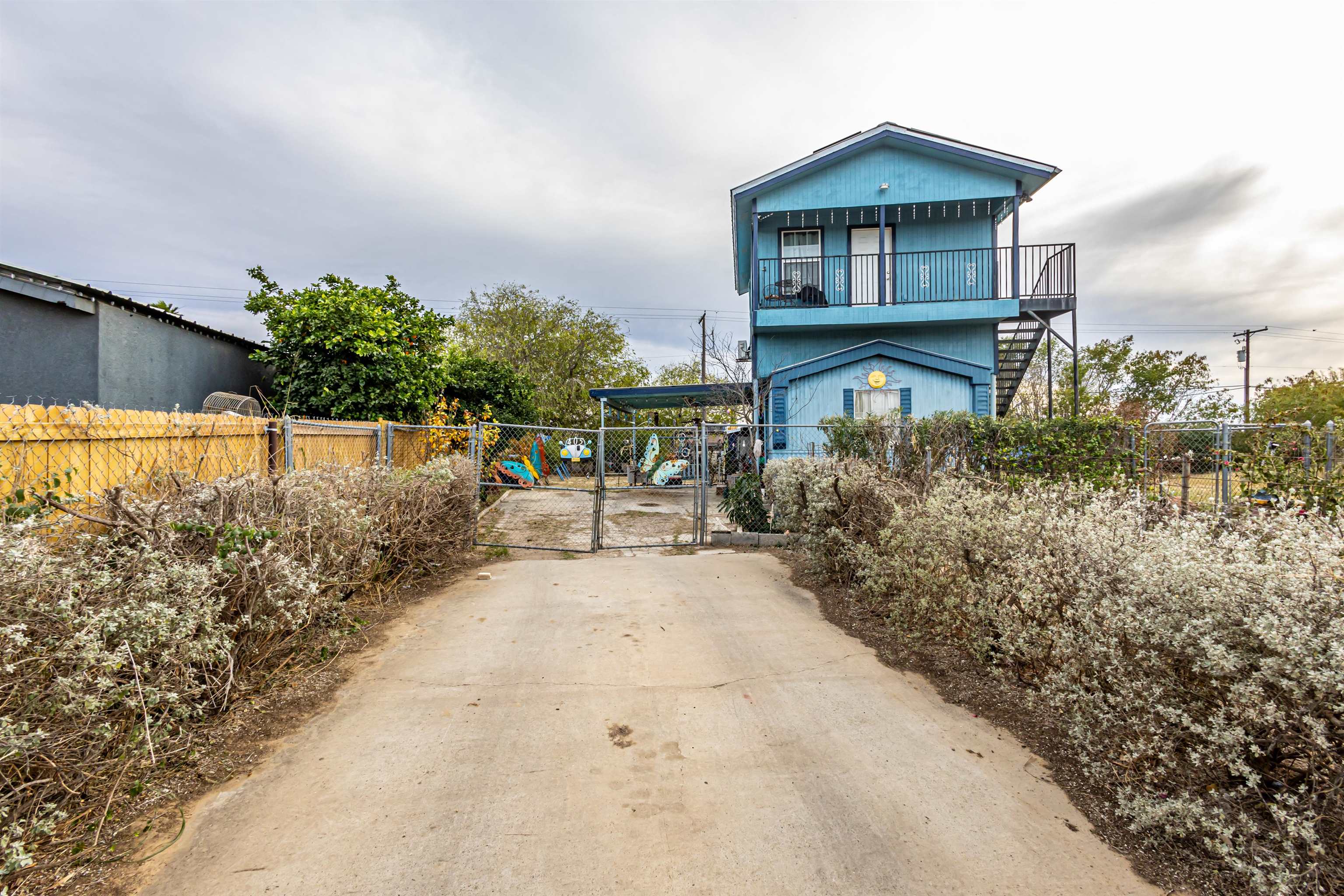 Photo 1 of 28 — 405 Pitaya Dr, LAREDO, TX 78046