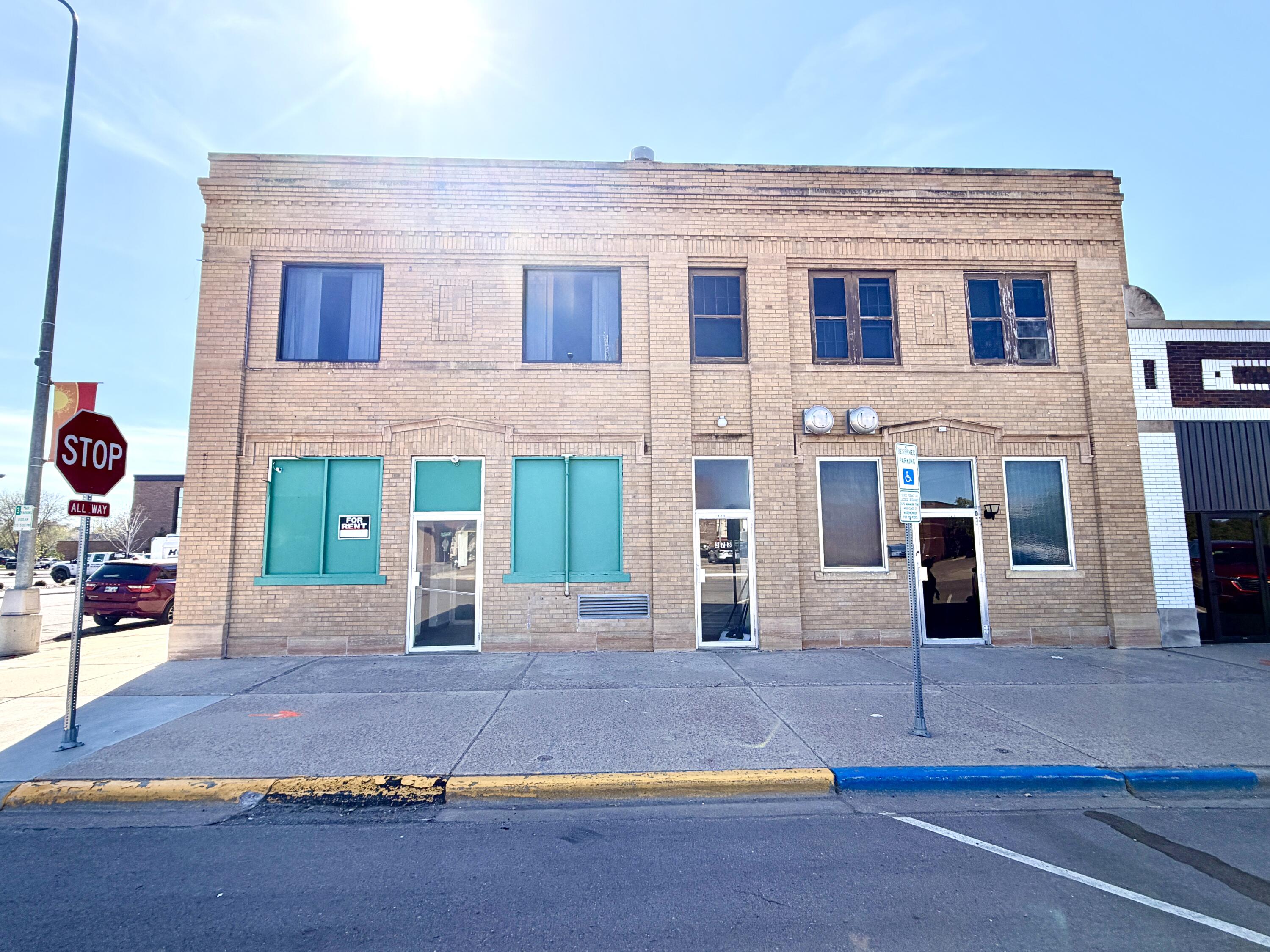 373-377 Wisconsin Ave SW