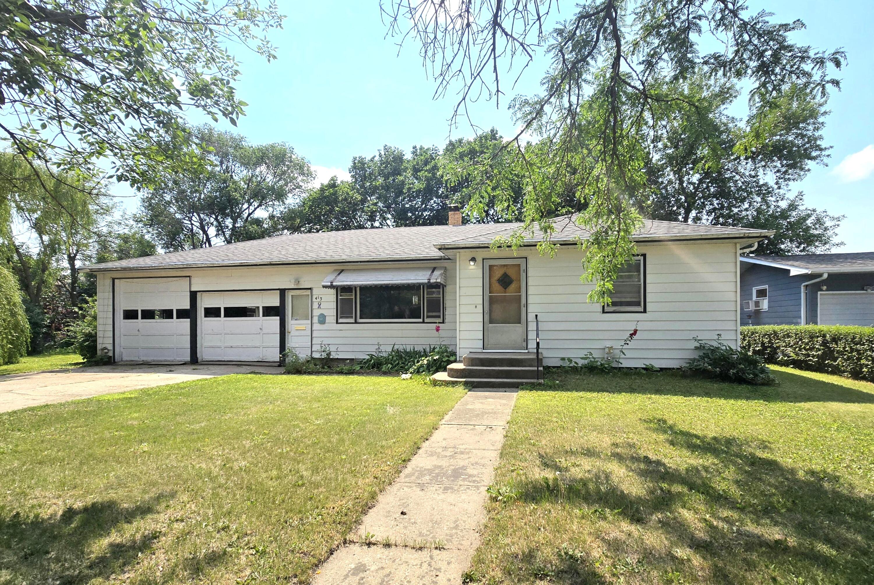 Photo 1 of 16 — 413 E 2nd Ave, Miller, SD 57362