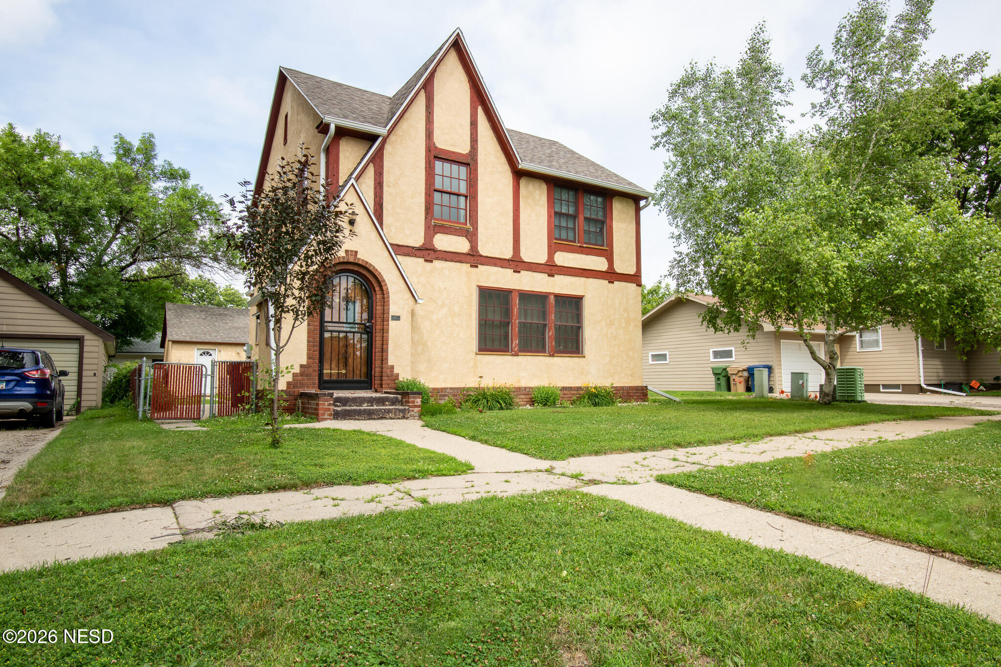 Photo 1 of 19 — 509 3RD AVENUE SE, Watertown, SD 57201