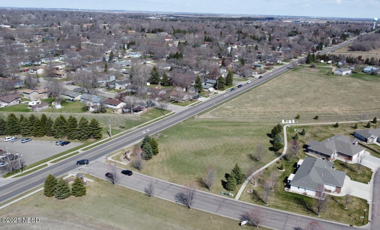 Photo 1 of 4 — LA, B1 DAKOTA COMMONS ADDITION --, Watertown, SD 57238