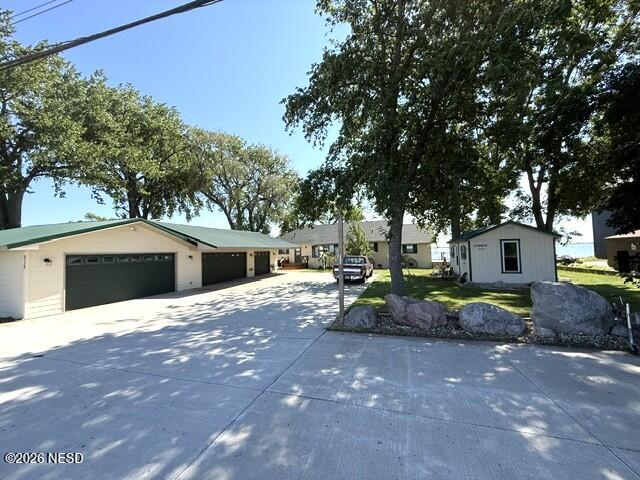 712 N LAKE DRIVE - Photo 2