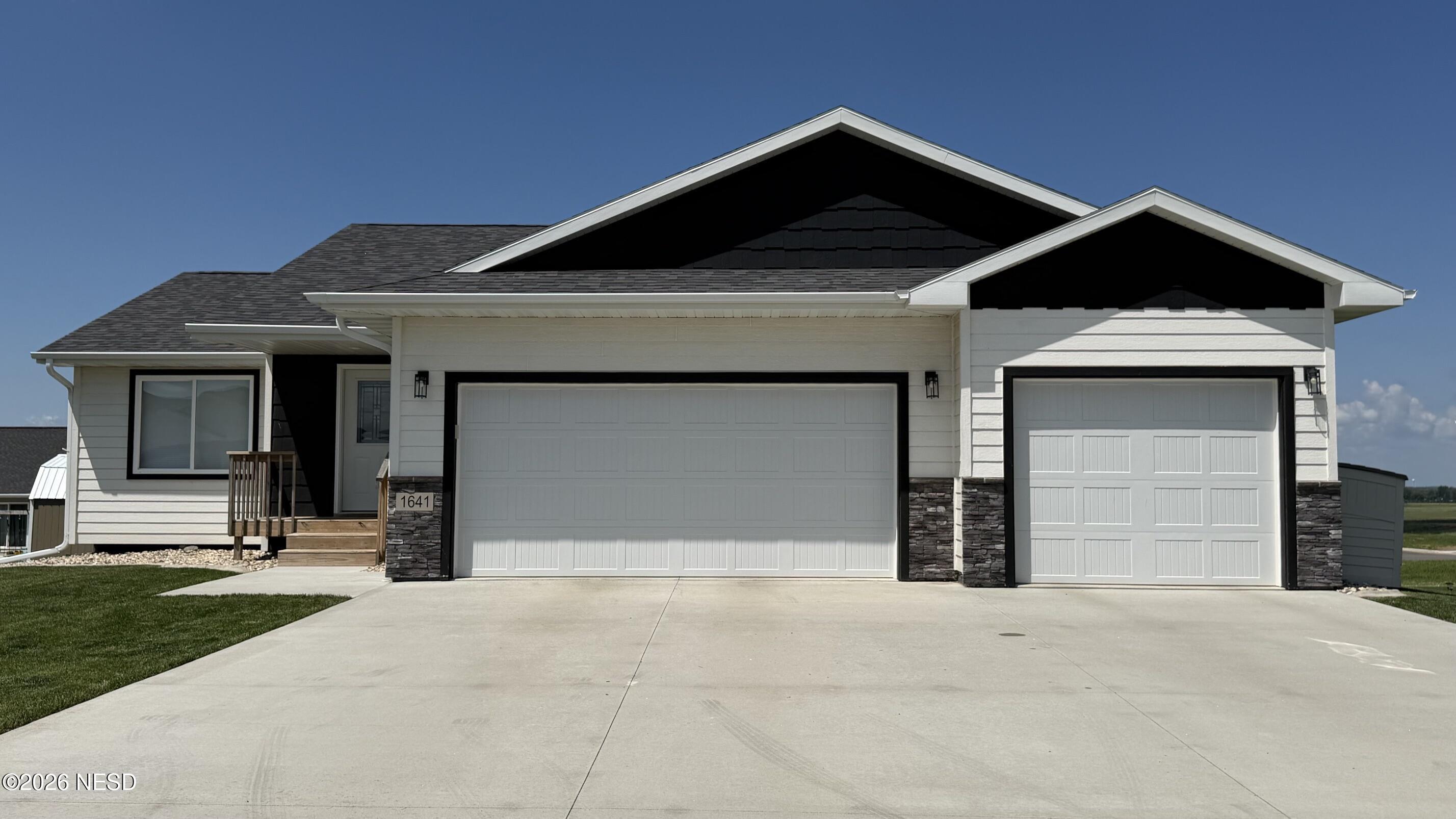 Photo 1 of 43 — 1641 5TH STREET NW, Watertown, SD 57201