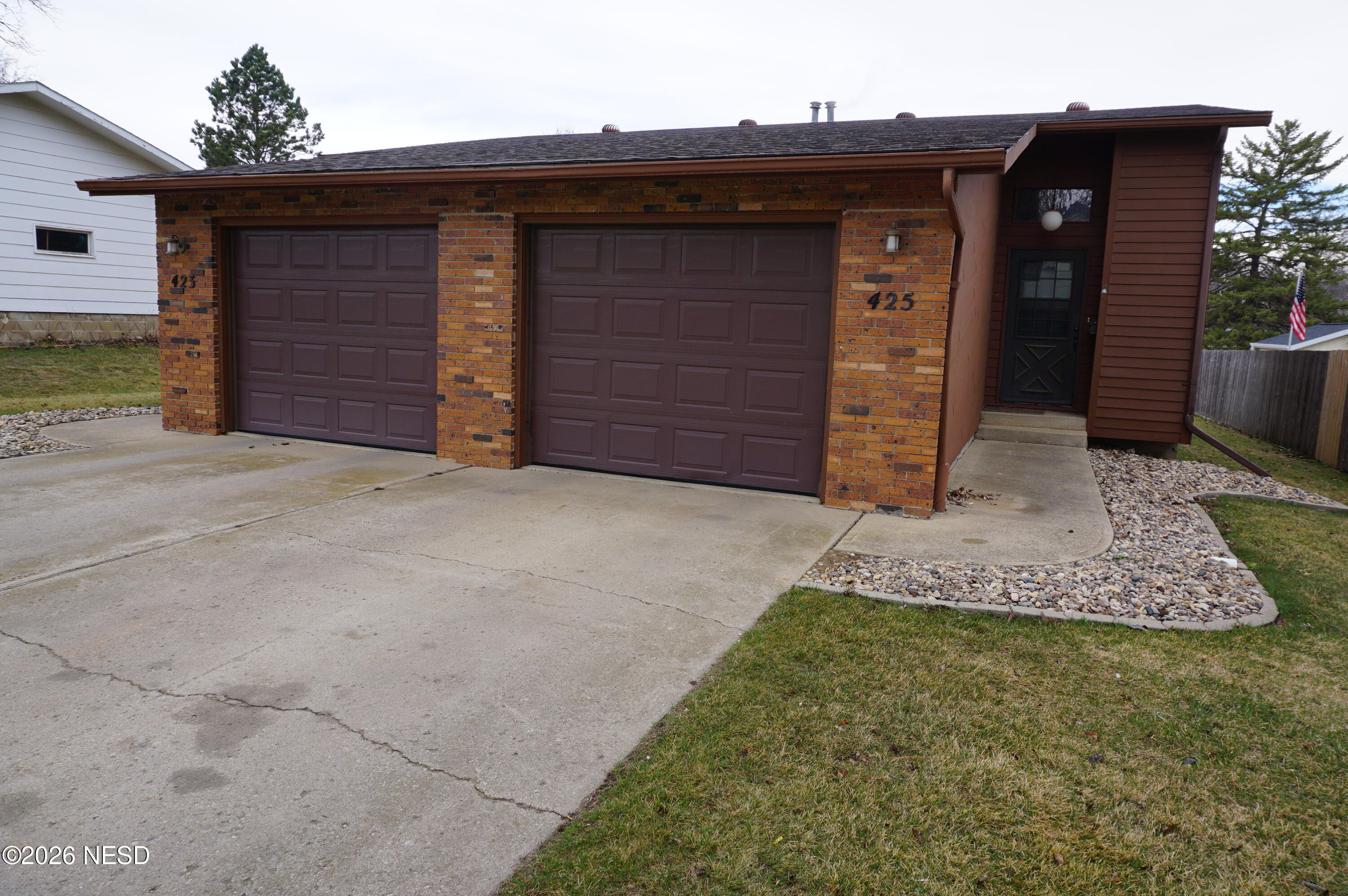 Photo 1 of 4 — 425 7TH AVENUE NE, Watertown, SD 57201