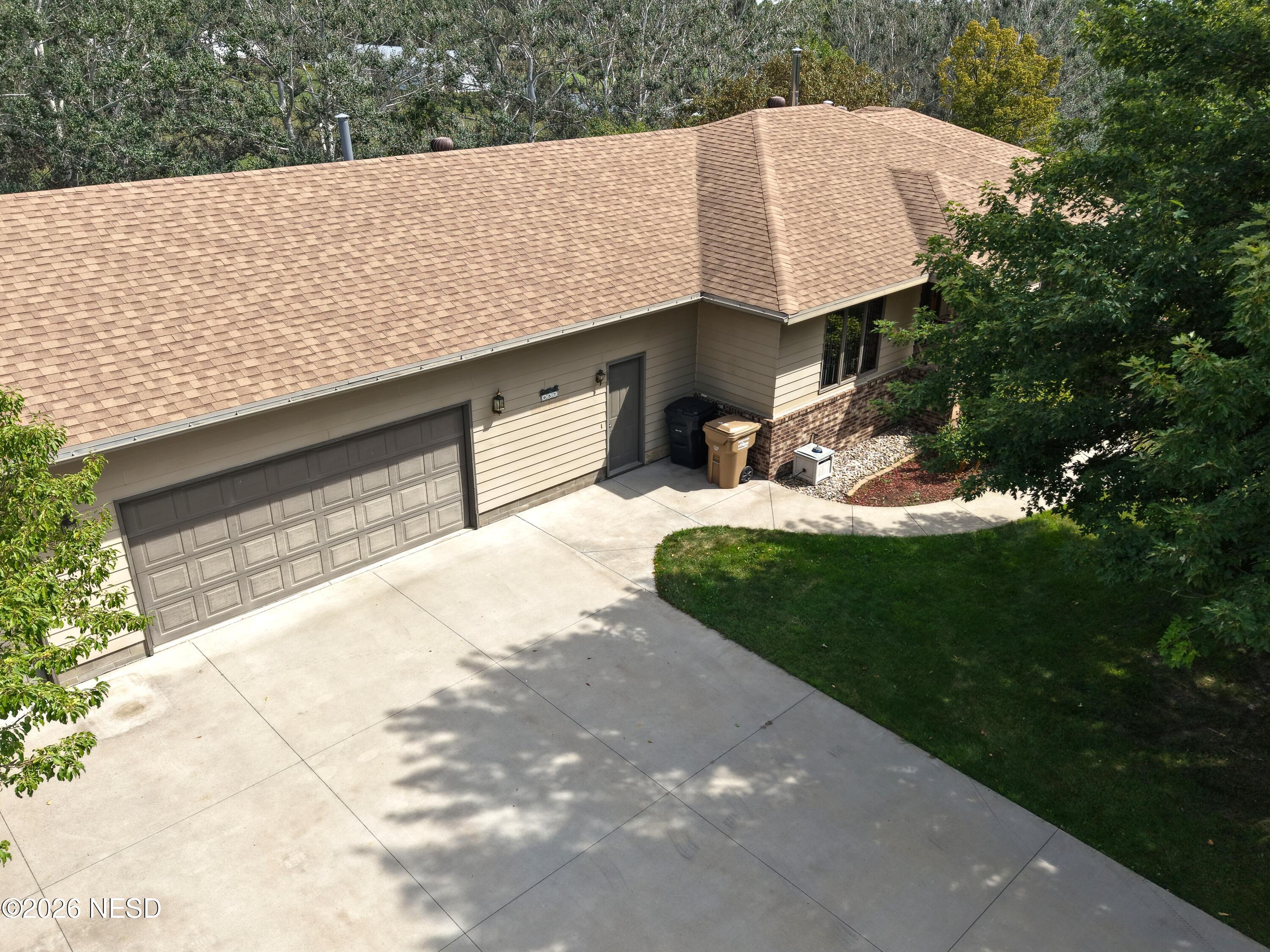 957 KERRY LANE - Photo 2