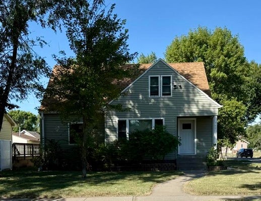 302 S HARRISON ST, ABERDEEN, SD 57401 - Image 027c854fdbc52b4435ed2bb50e9d3d08/1267211232