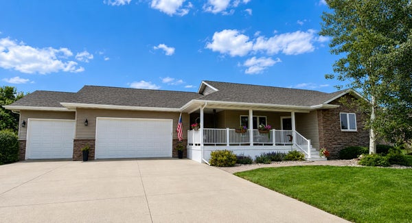 2201 STONE GATE CT, ABERDEEN, SD 57401 - Image 7f34a6ea7d3f9cb99738fd5e20f90bf2/623814040