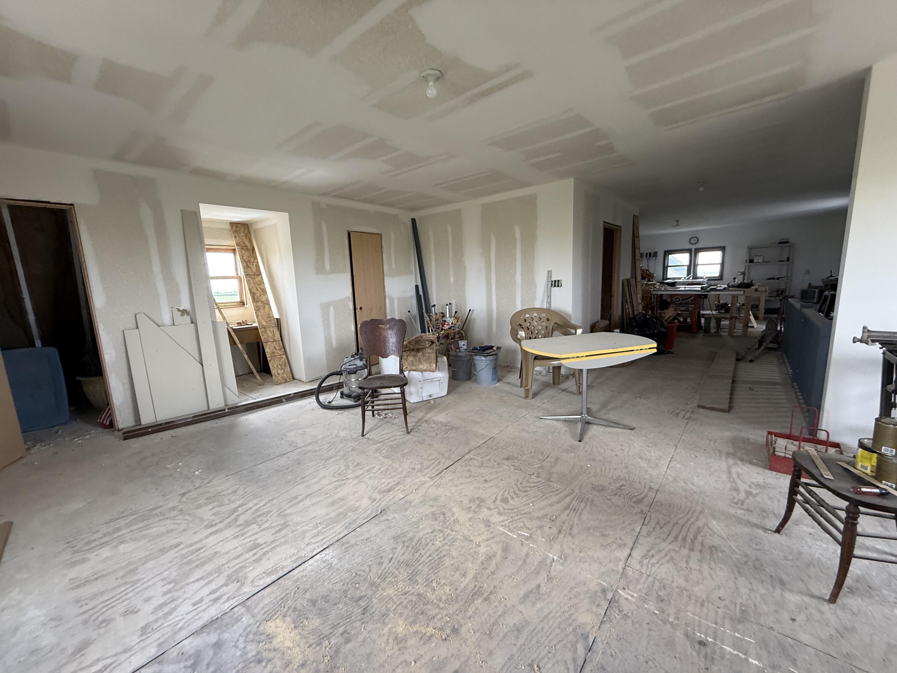 Doland, South Dakota, 57436, United States, 5 Bedrooms Bedrooms, ,4 BathroomsBathrooms,Residential,Active,2041704