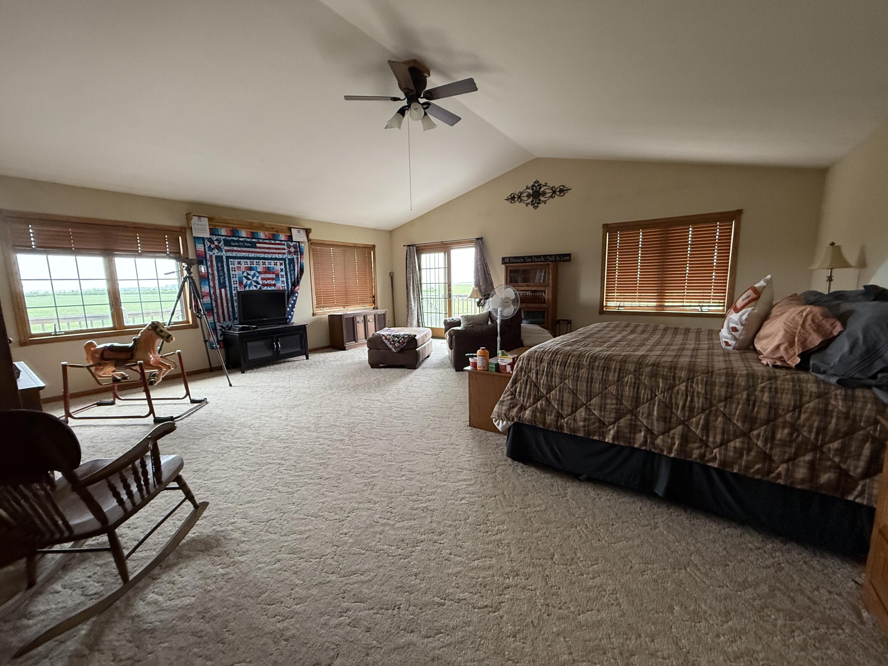 Doland, South Dakota, 57436, United States, 5 Bedrooms Bedrooms, ,4 BathroomsBathrooms,Residential,Active,2041704
