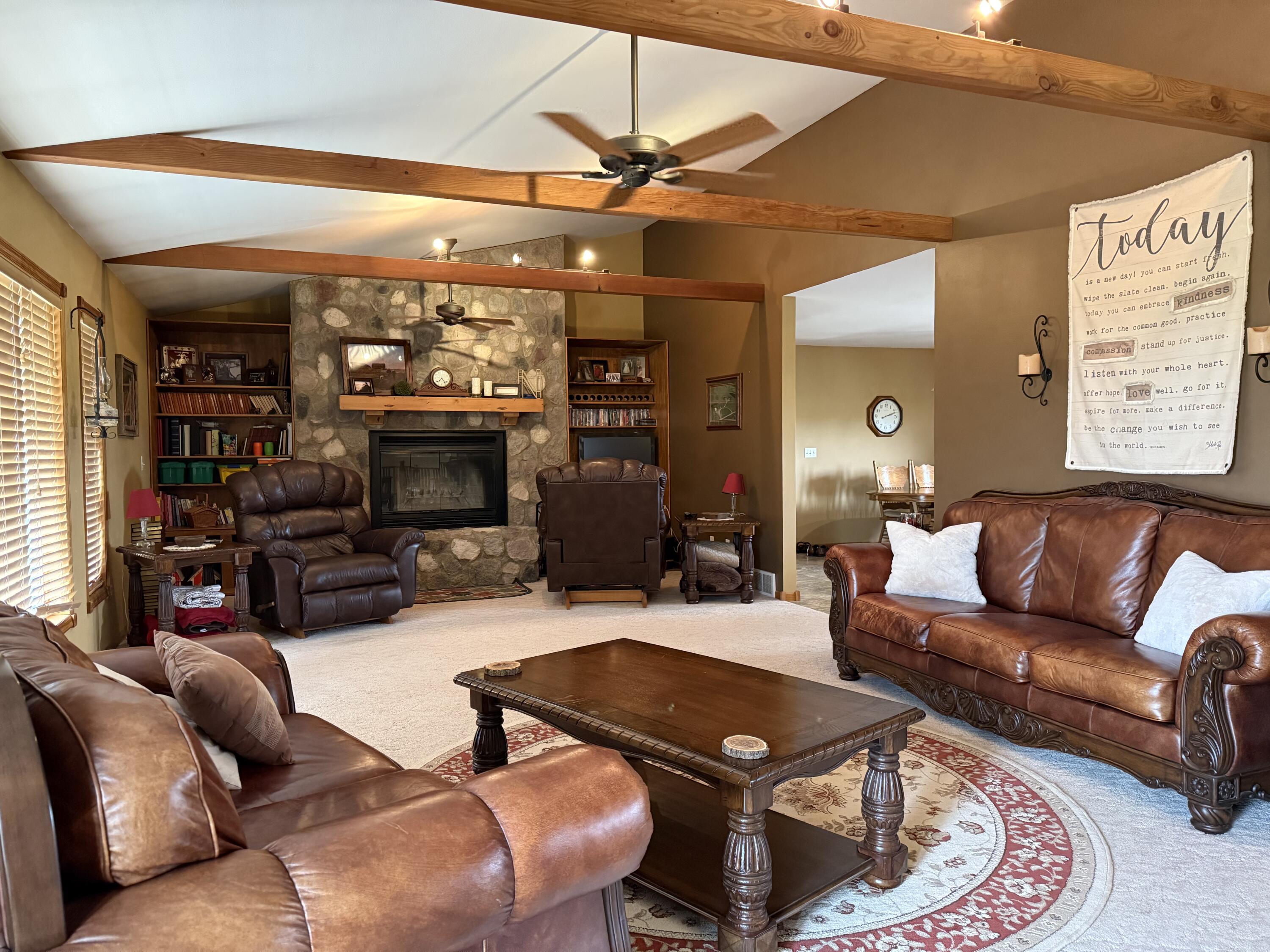 Doland, South Dakota, 57436, United States, 5 Bedrooms Bedrooms, ,4 BathroomsBathrooms,Residential,Active,2041704