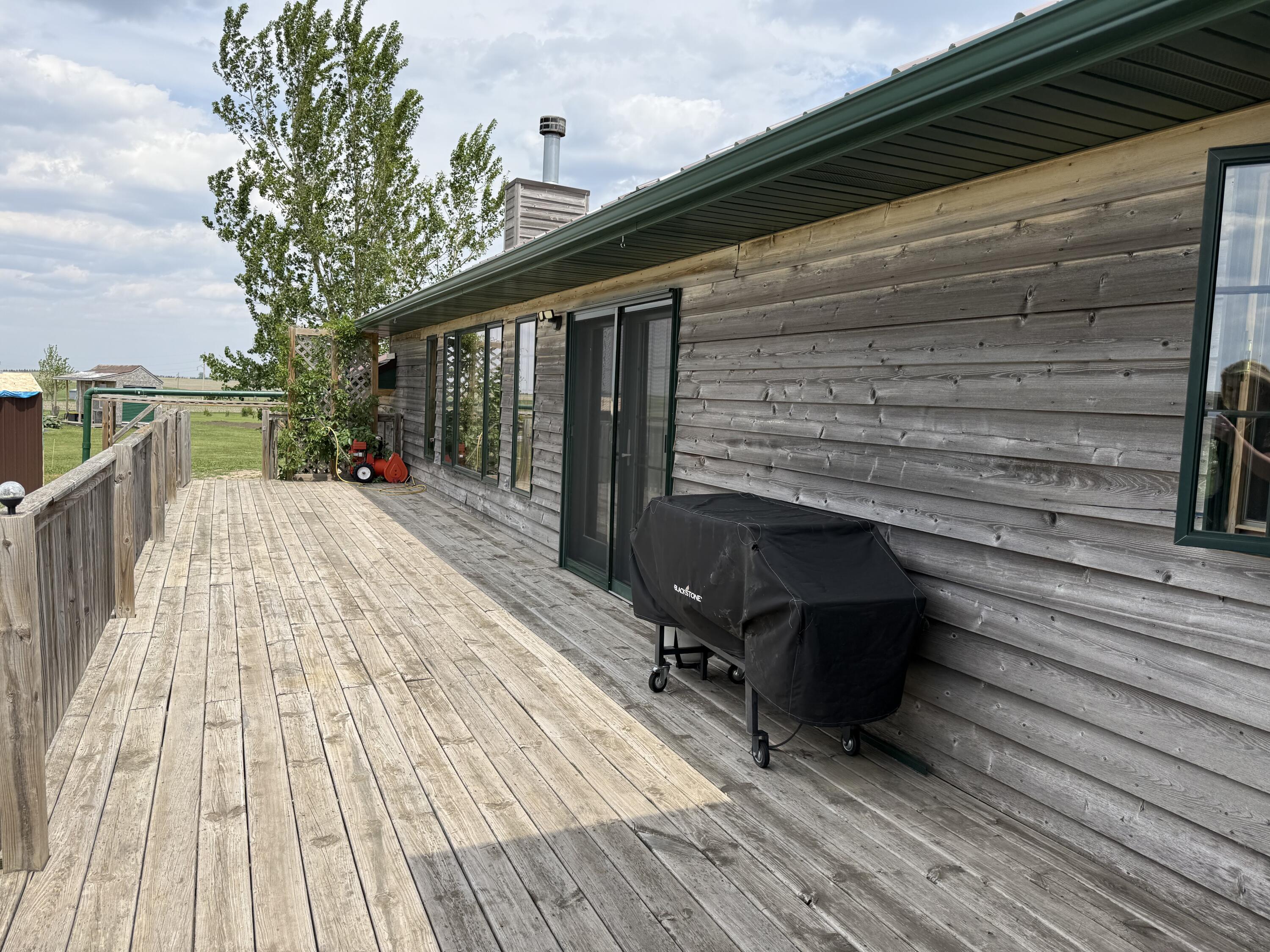 Doland, South Dakota, 57436, United States, 5 Bedrooms Bedrooms, ,4 BathroomsBathrooms,Residential,Active,2041704