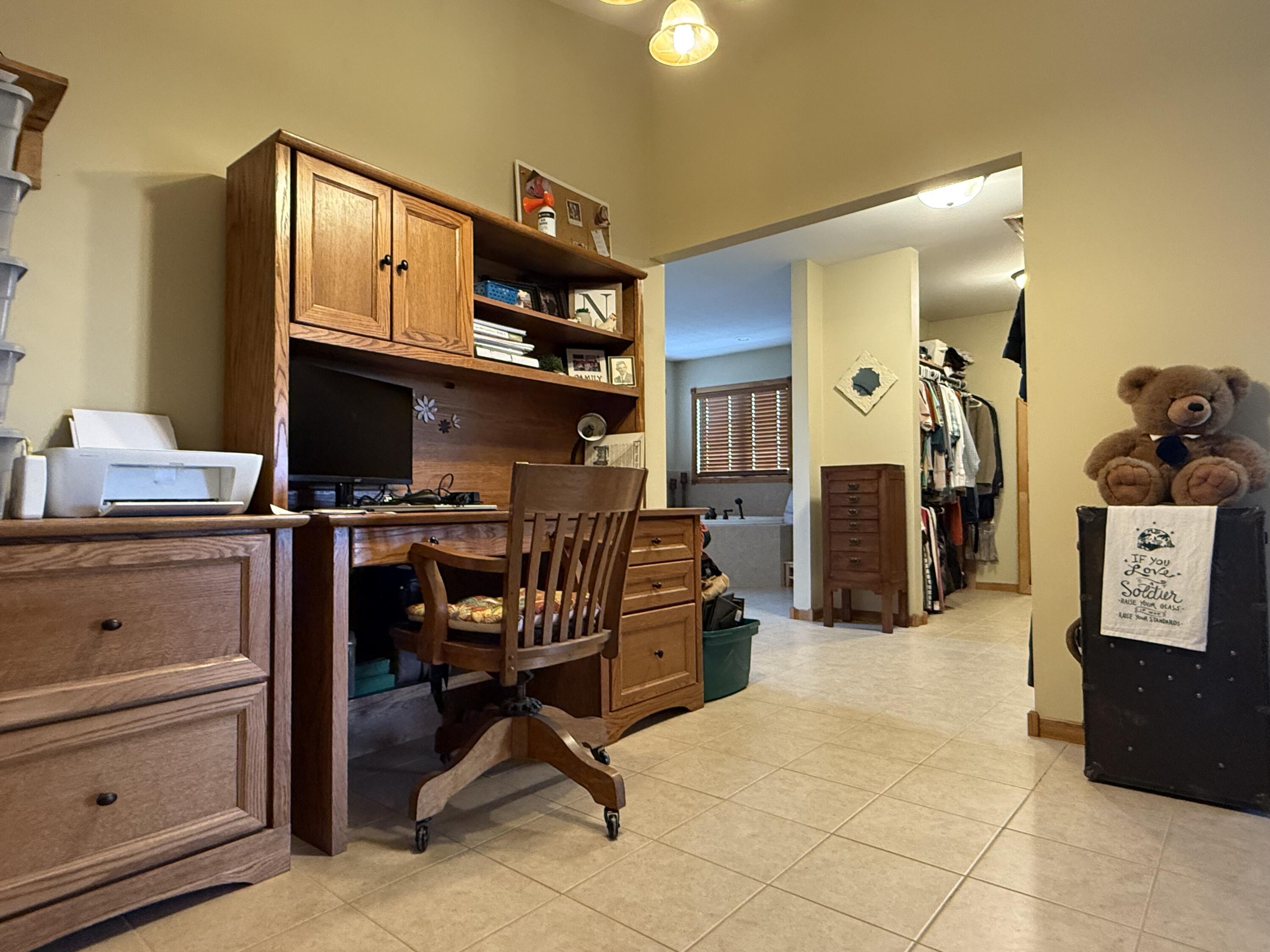 Doland, South Dakota, 57436, United States, 5 Bedrooms Bedrooms, ,4 BathroomsBathrooms,Residential,Active,2041704