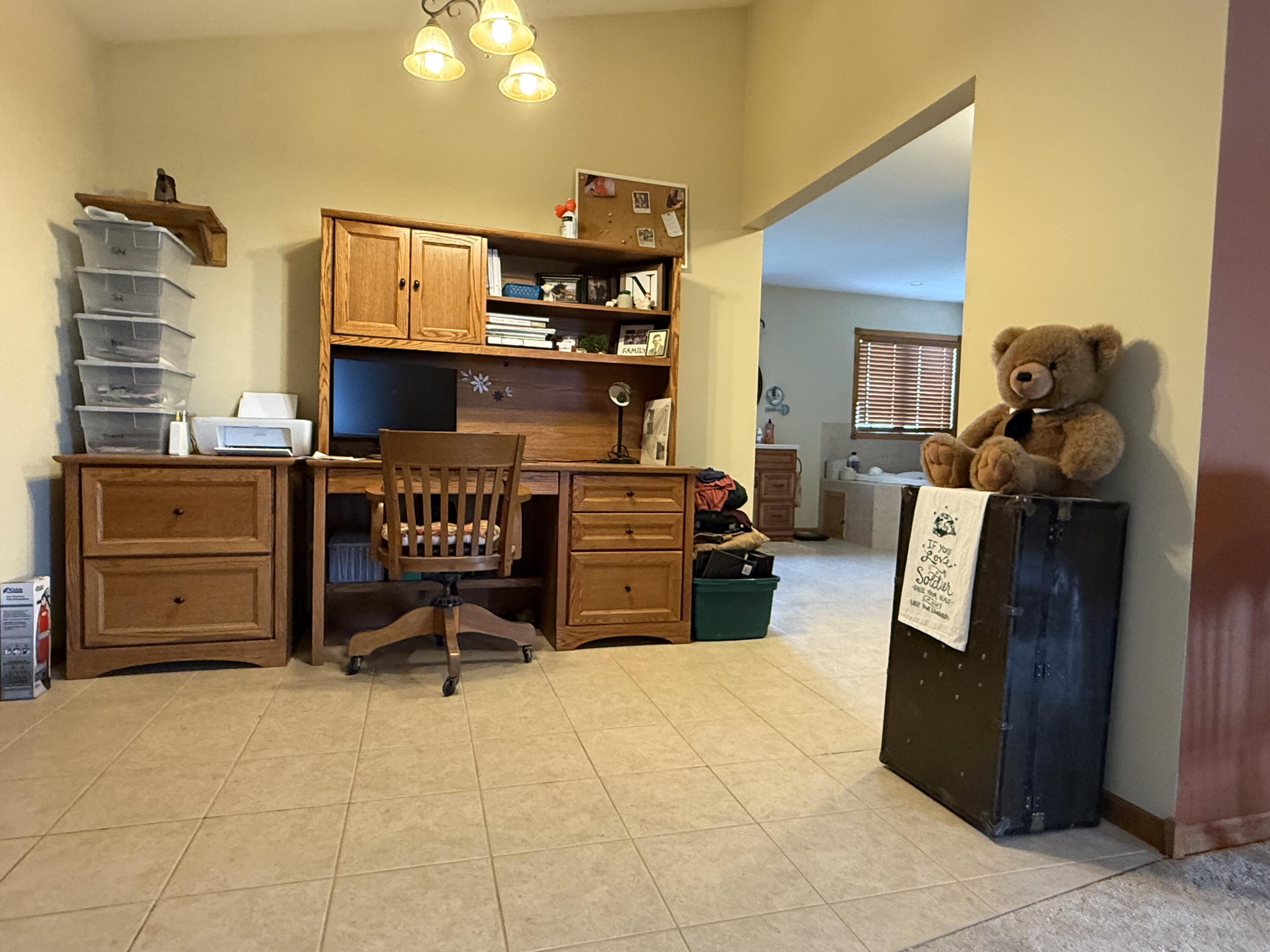 Doland, South Dakota, 57436, United States, 5 Bedrooms Bedrooms, ,4 BathroomsBathrooms,Residential,Active,2041704