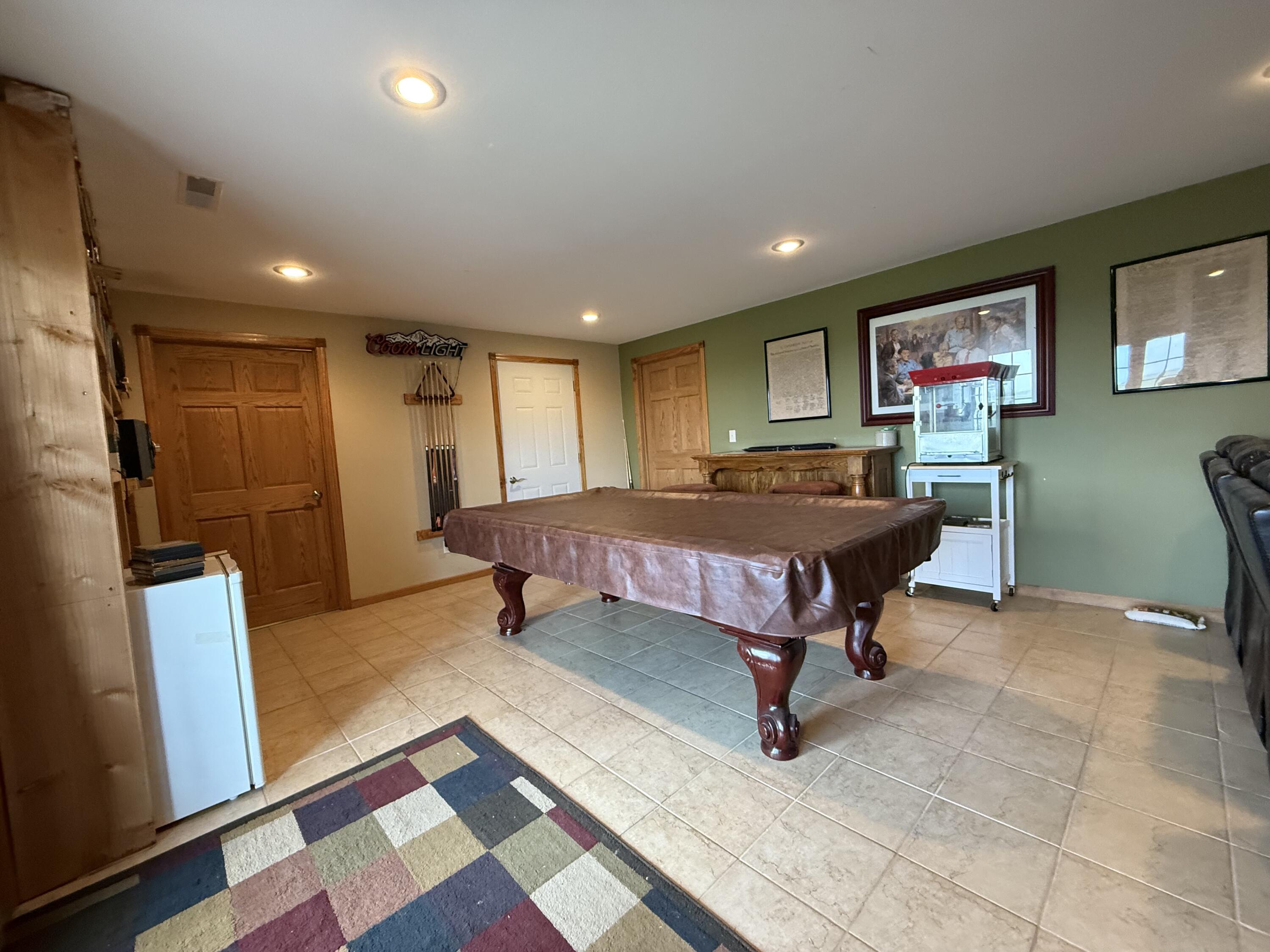 Doland, South Dakota, 57436, United States, 5 Bedrooms Bedrooms, ,4 BathroomsBathrooms,Residential,Active,2041704