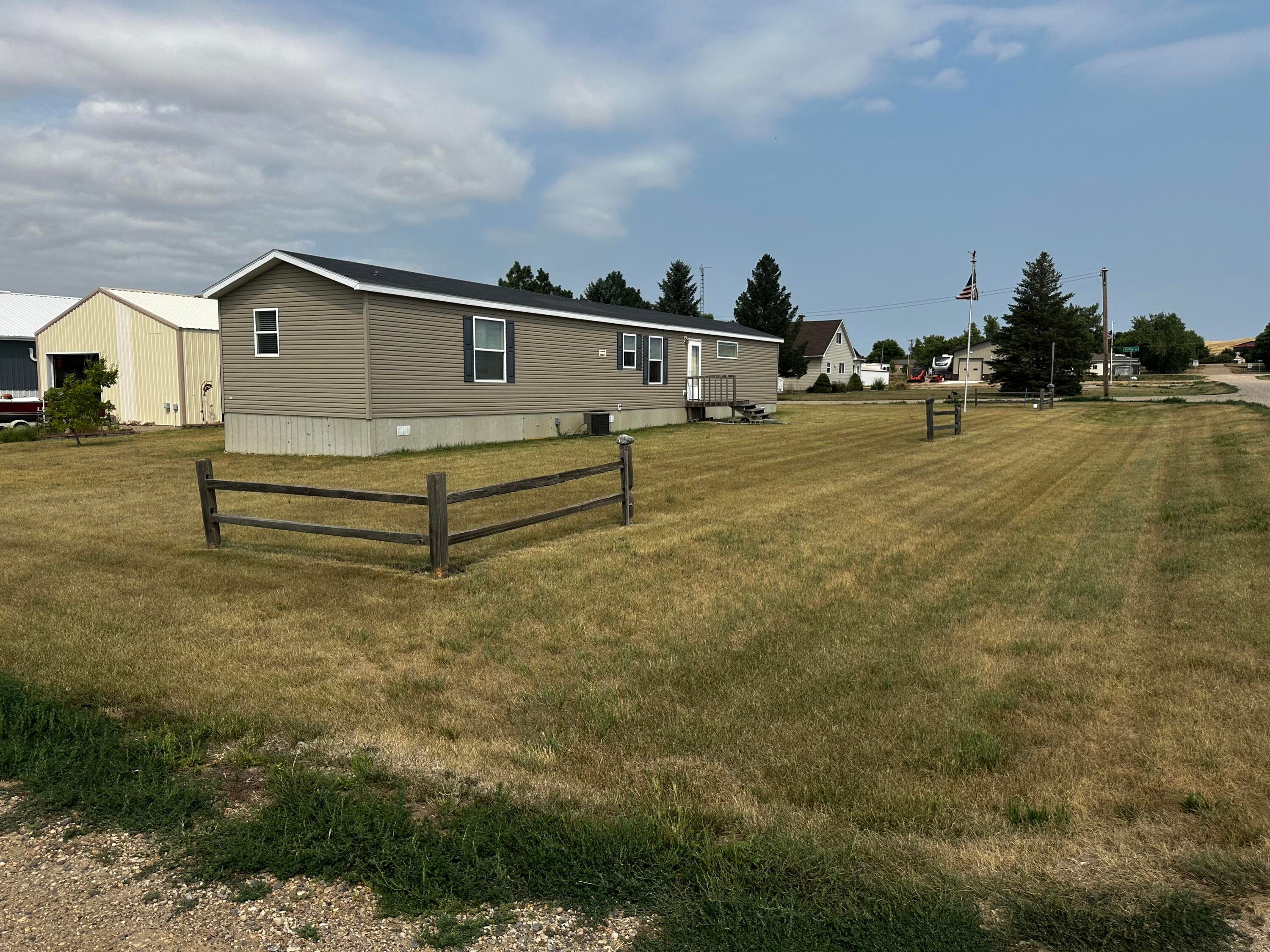 307 E Coffey Street - Photo 4