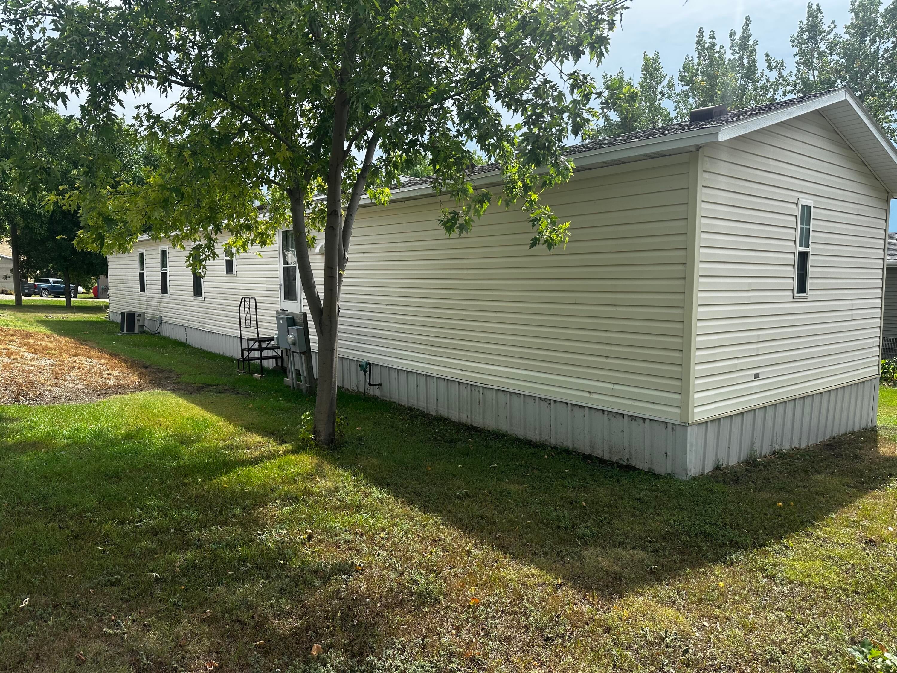 303 Ej Avenue - Photo 4