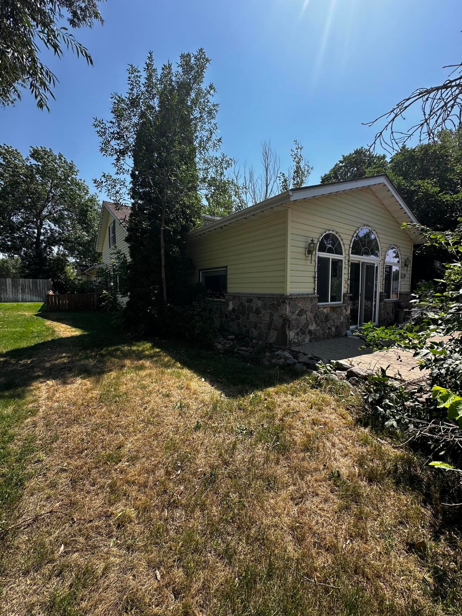 109 S Mannston Street - Photo 4