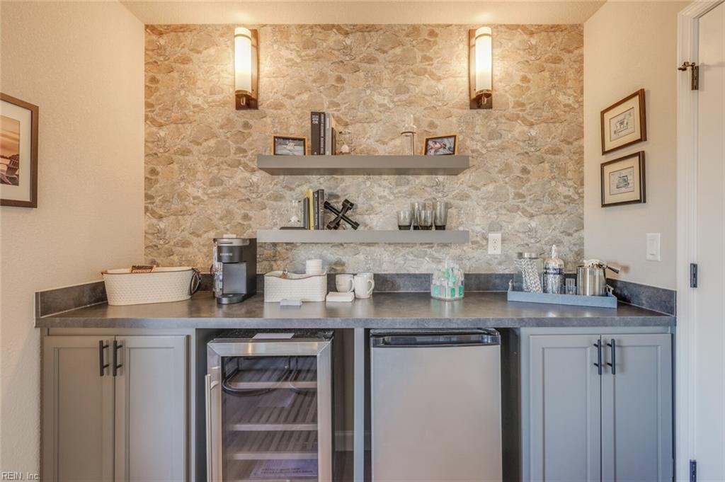 2002 Laycock Lane Unit 102, Suffolk, VA 23435 MLS 10415768 Listing