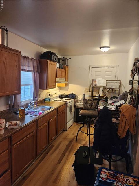 421 Pine Avenue, Newport News, VA 23607 - MLS#: 10581437