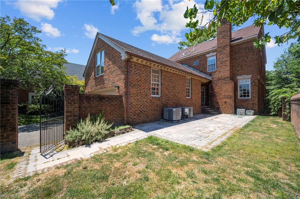 712 Botetourt Gardens, Norfolk, VA 23507 MLS 10421327 Listing