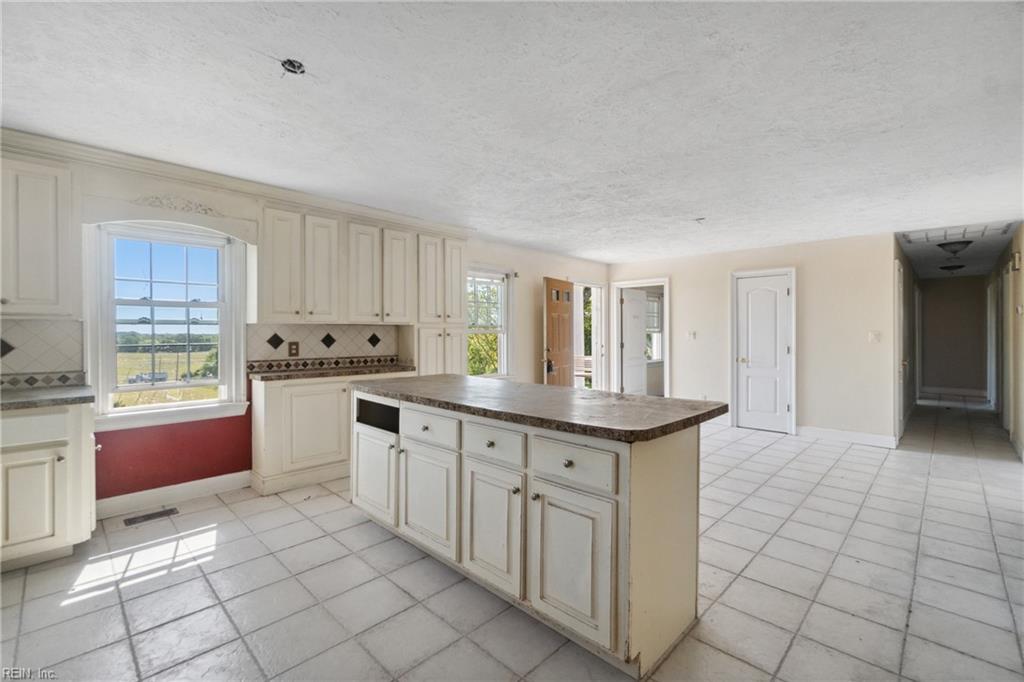 6341 Godwin Blvd, Suffolk, VA 23432 | MLS 10529376 | Listing ...