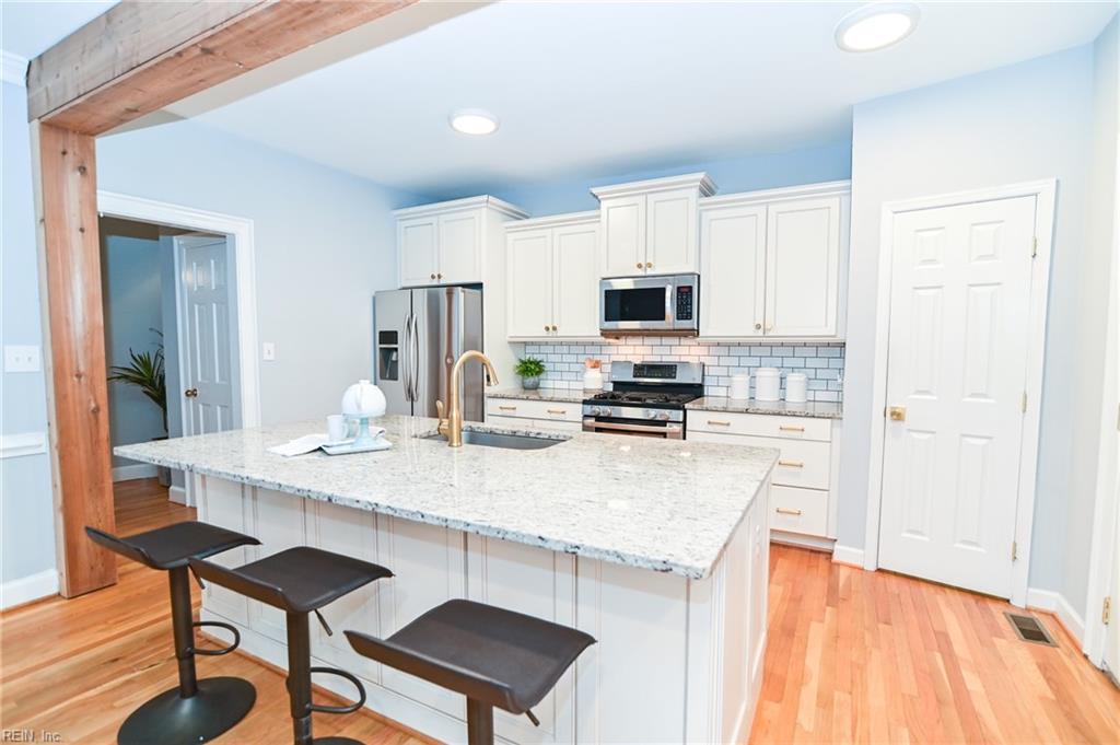 833 Botetourt Gardens, Norfolk, VA 23507 MLS 10516261 Listing