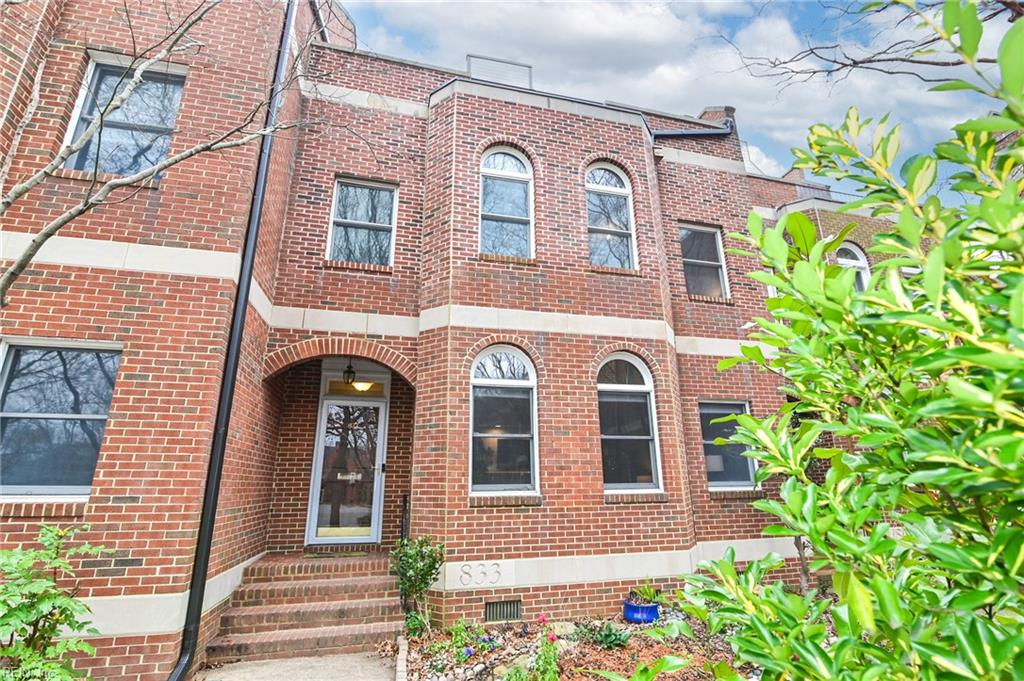 833 Botetourt Gardens, Norfolk, VA 23507 MLS 10516261 Listing