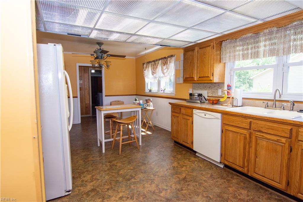 212 Wendwood Drive, Newport News, VA 23602 MLS 10433427 Listing