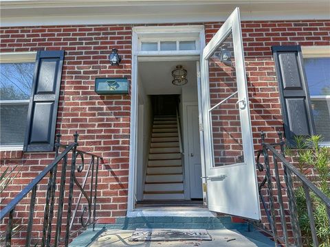 124 Armstrong ST, Portsmouth, VA 23704 - MLS#: 10523624