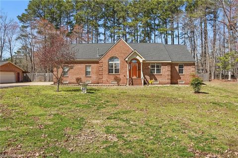 421 Richneck Road, Newport News, VA 23608 - MLS#: 10575639