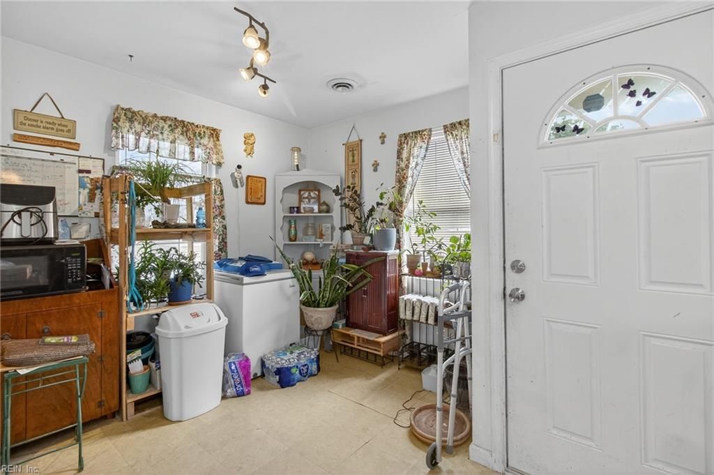 【中古】 Area 305 / Area 305 305 N 5th Street, Suffolk, VA 23434 | MLS 10598016 | Listing