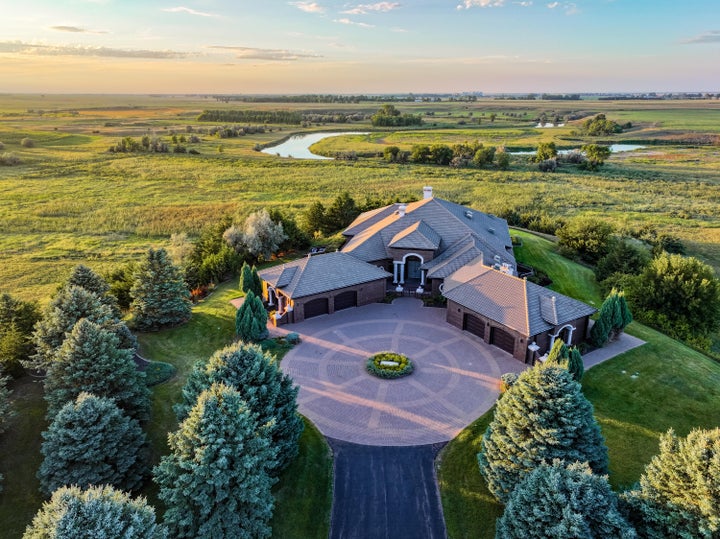 Photo 1 of 87 — 40580 250th St, Mitchell, SD 57301