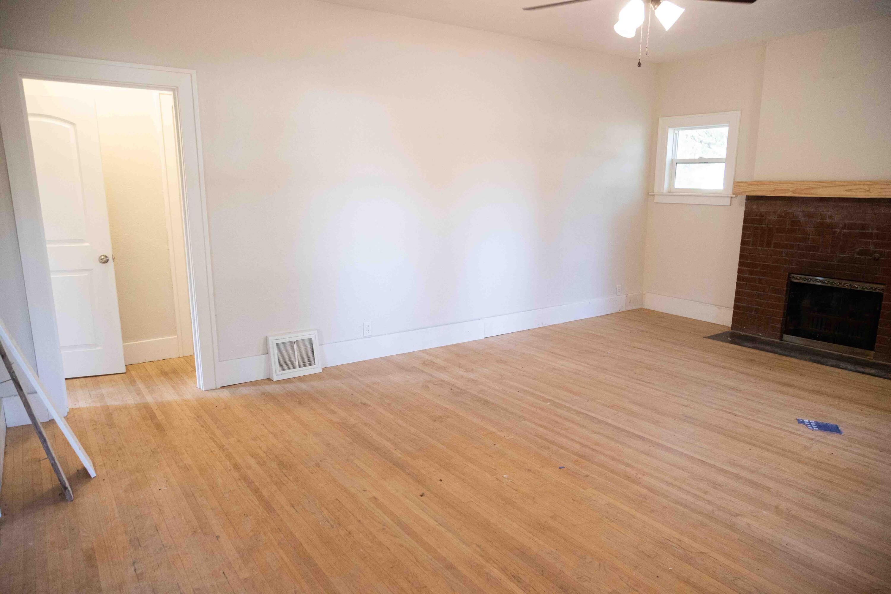 312 W 1st Ave - Photo 2