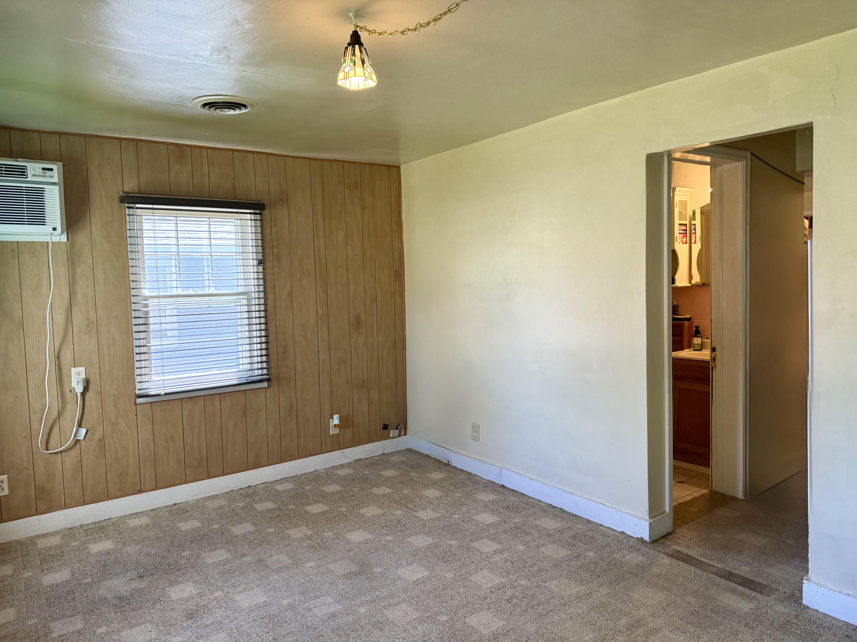 1031 E 1st Ave - Photo 2