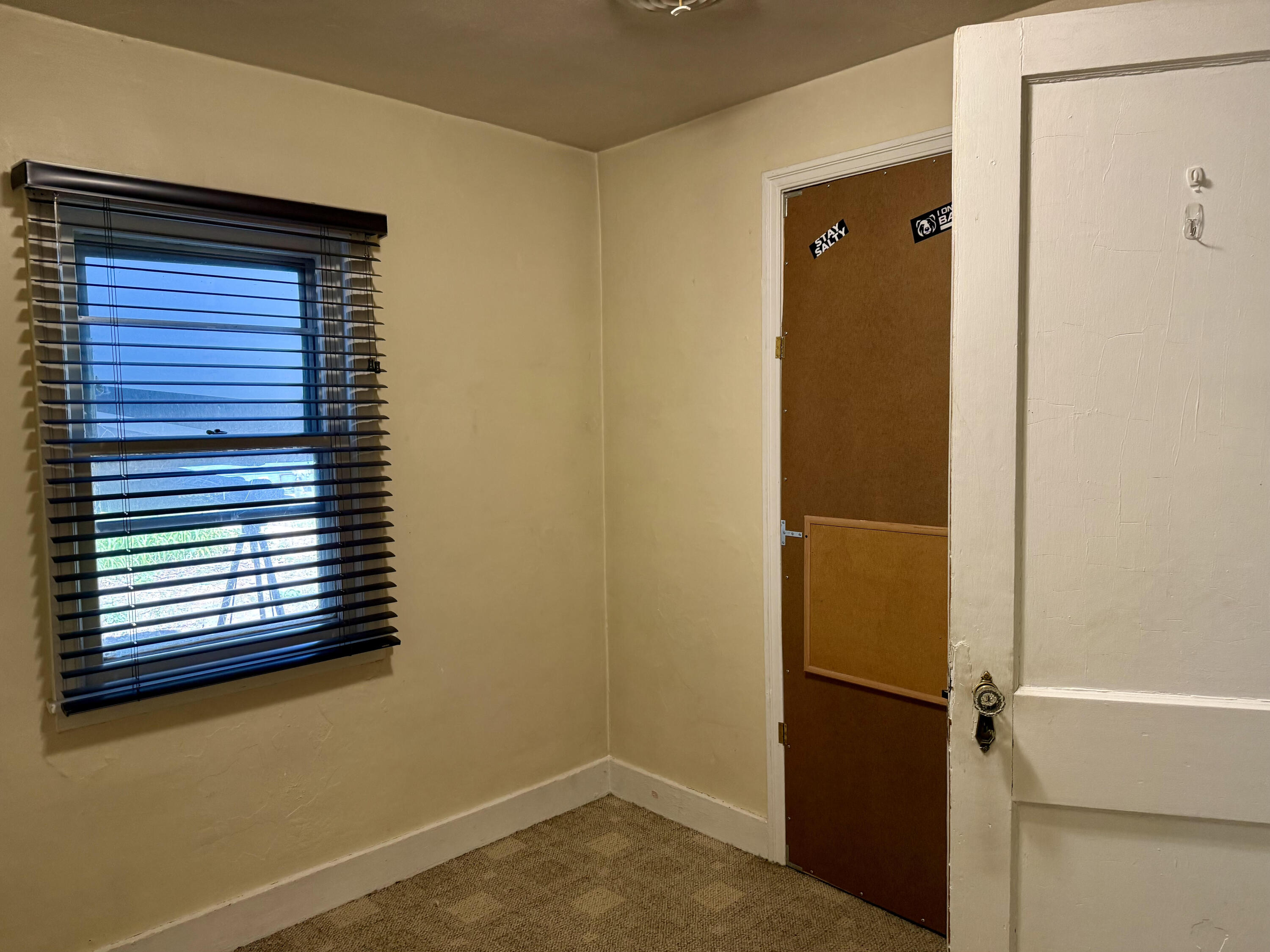 1031 E 1st Ave - Photo 4