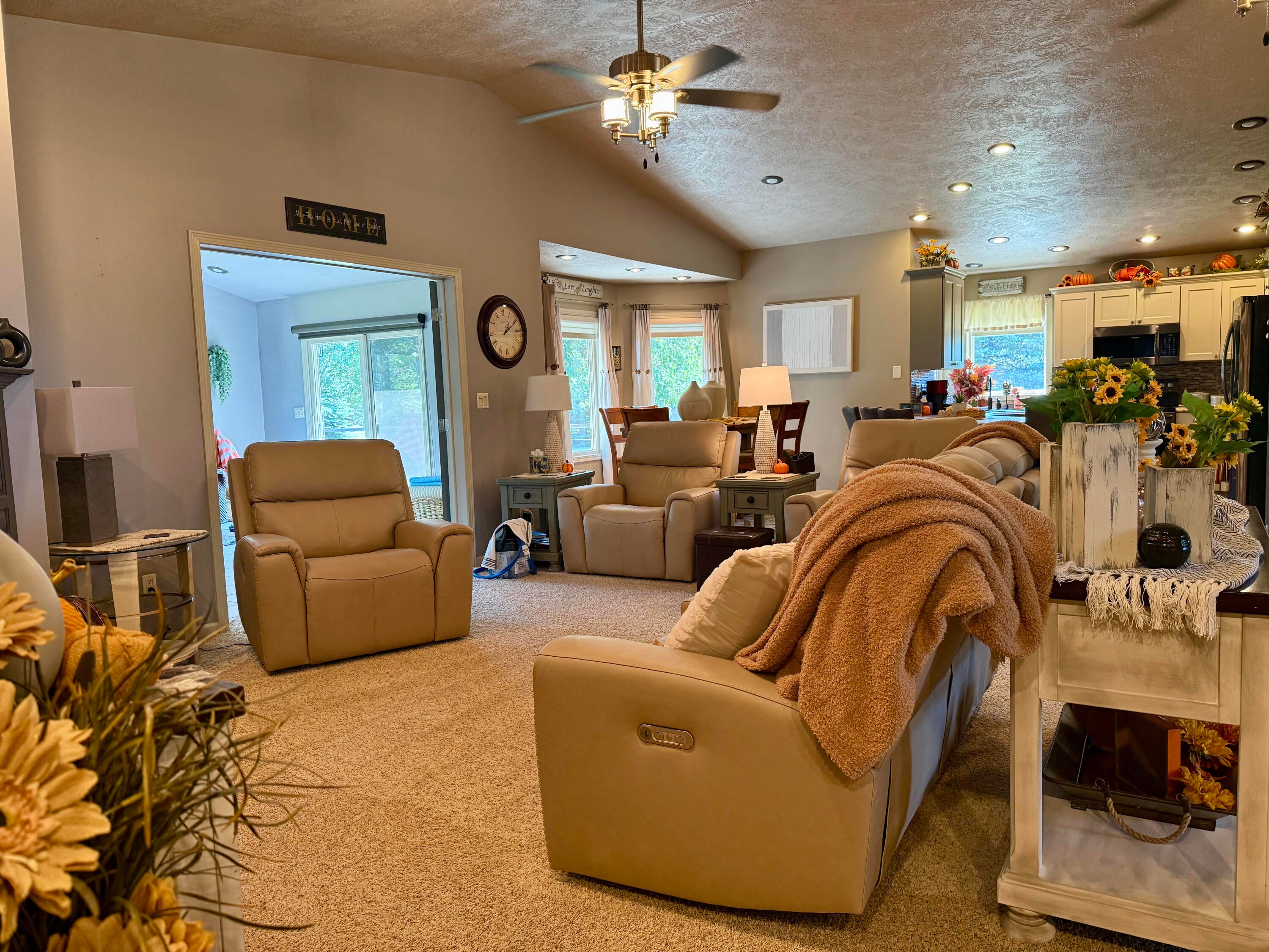 1516 Deerfield Ln - Photo 4