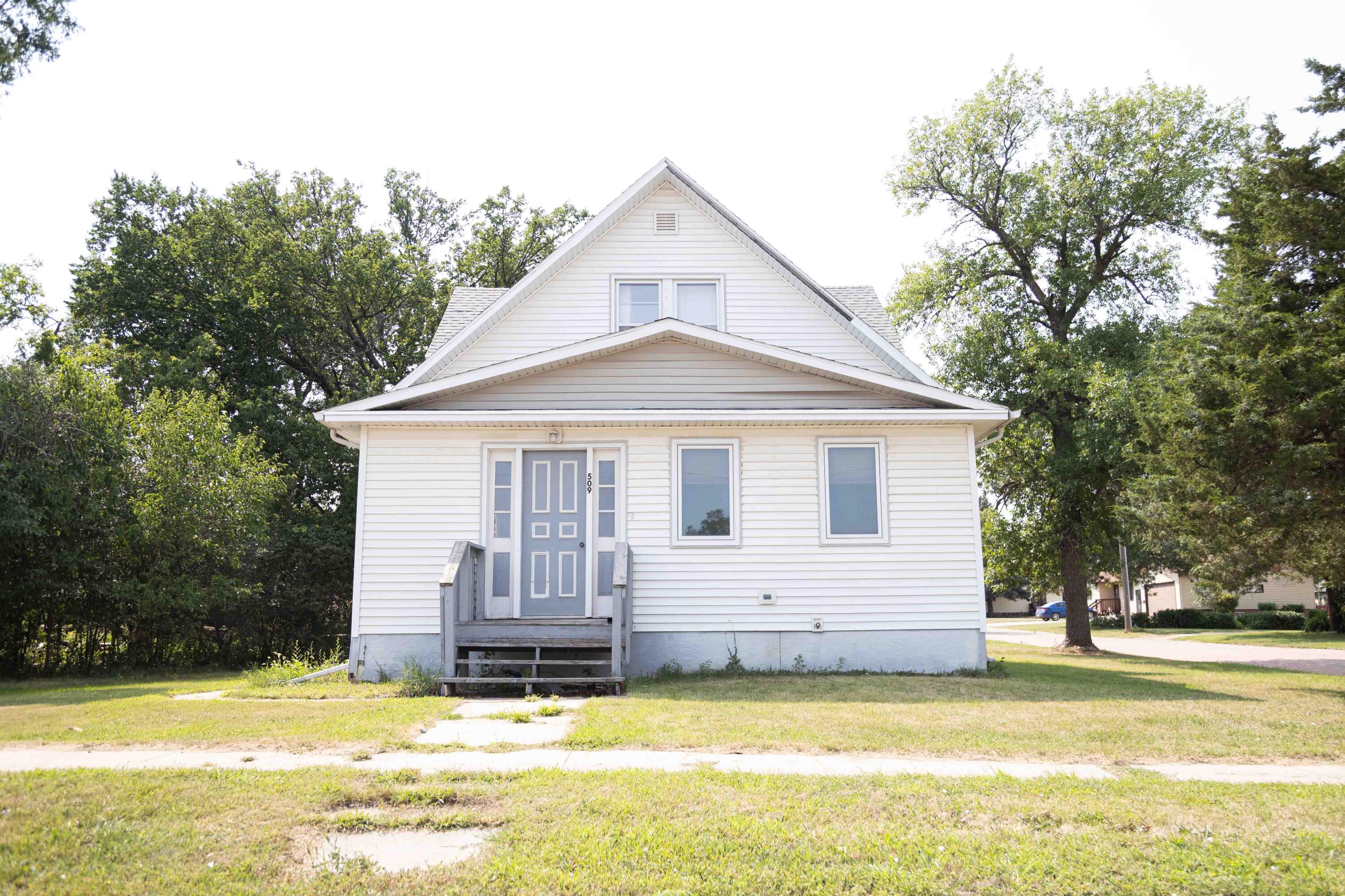 509 Dakota Ave - Photo 2