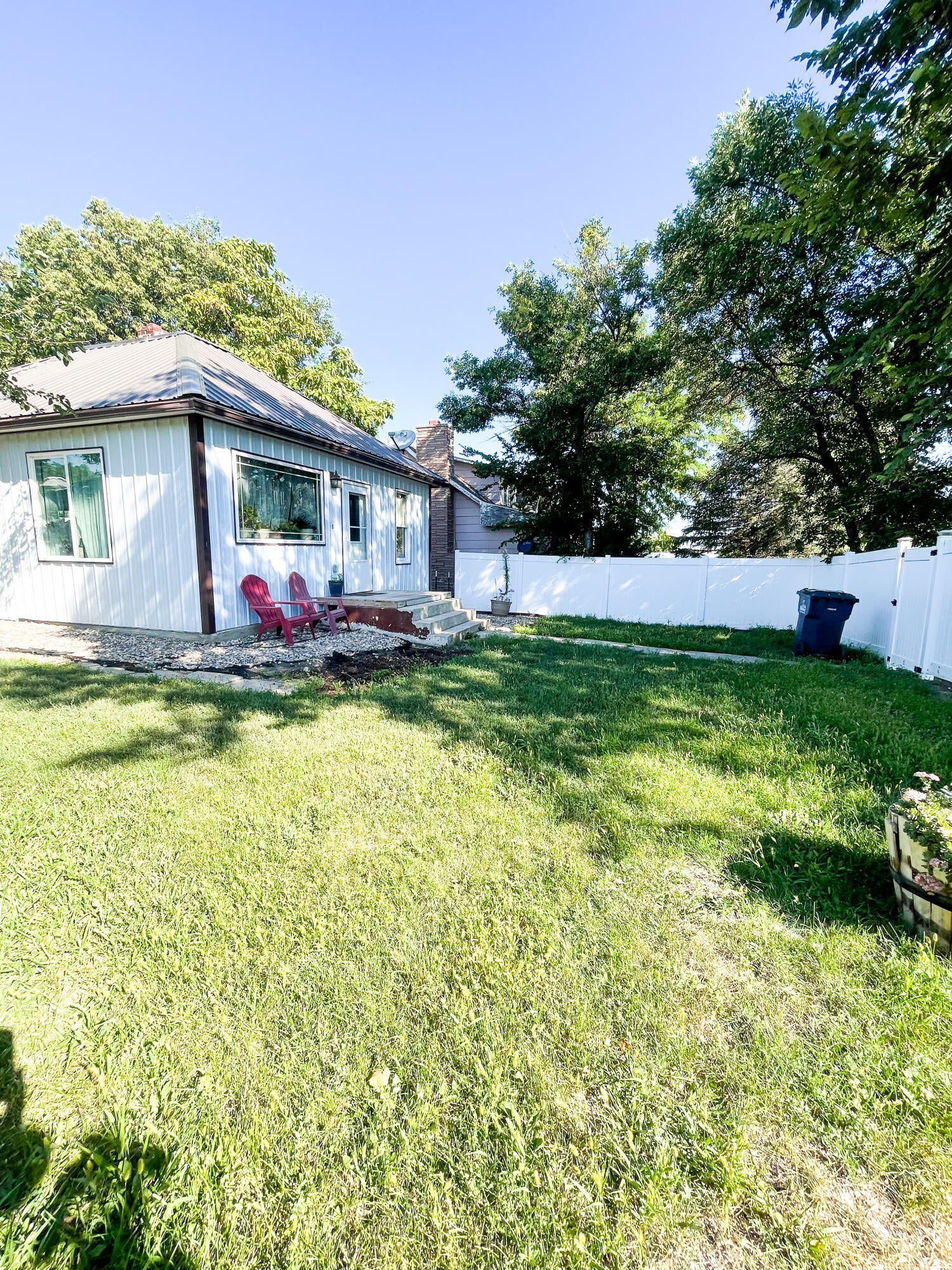 325 Polk St - Photo 2