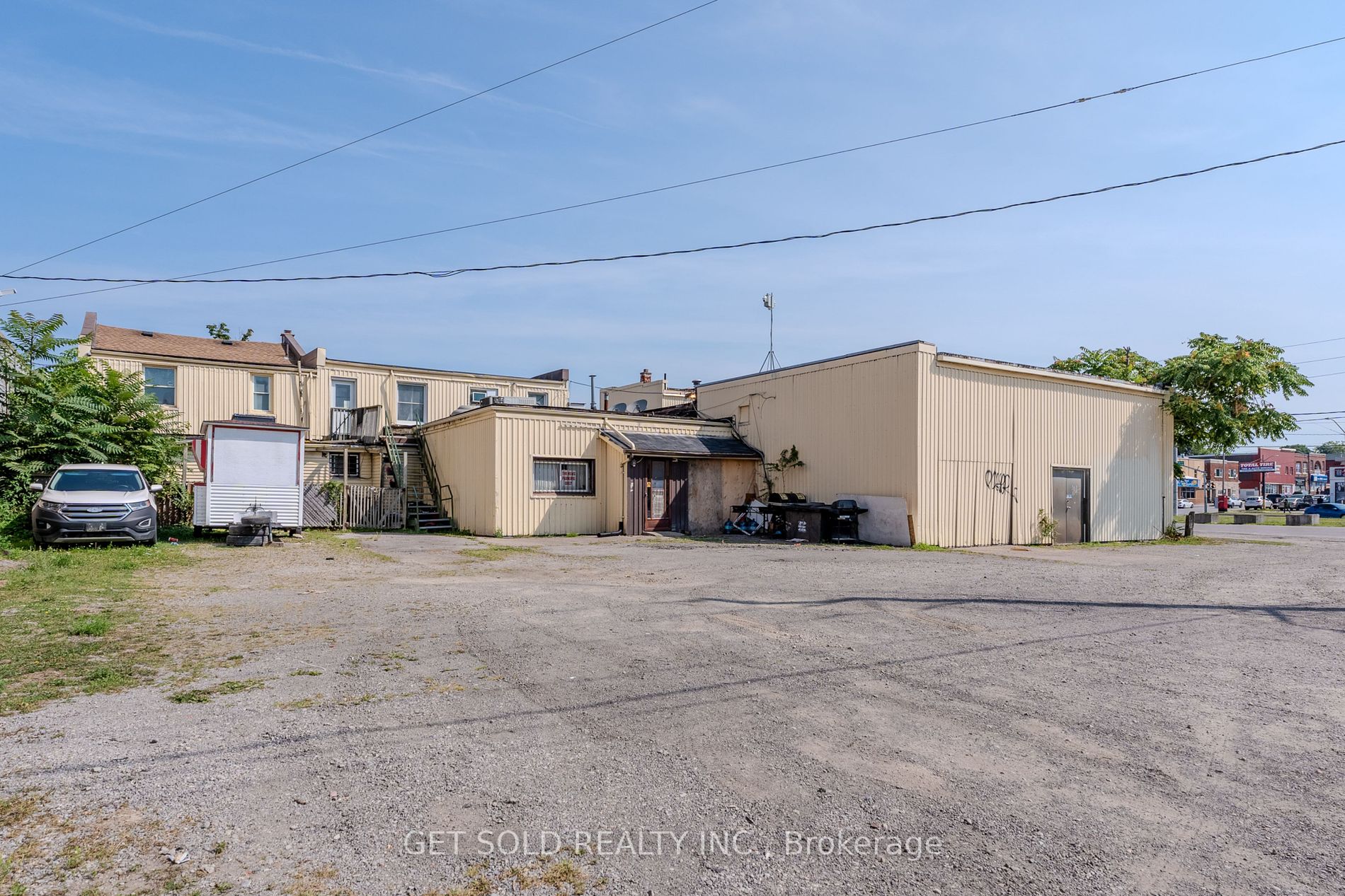279 Colborne Street E