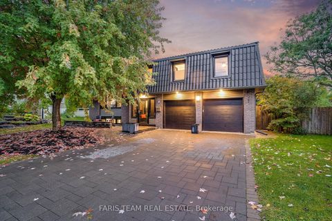 8 Campfire Court Barrie ON L4M 5G9