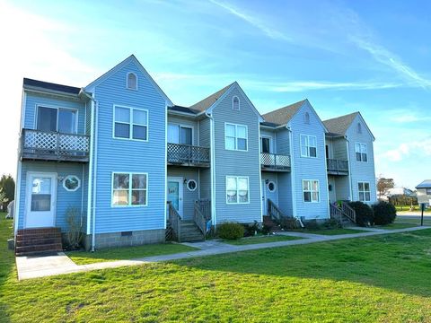 Townhouse For Sale - 6317 Teal Ln<br/> Accomack County, Chincoteague, VA 23336